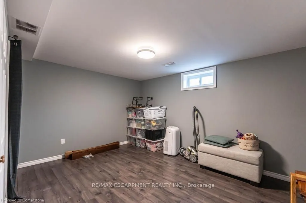 14 Yorkdale Crescent, ##B