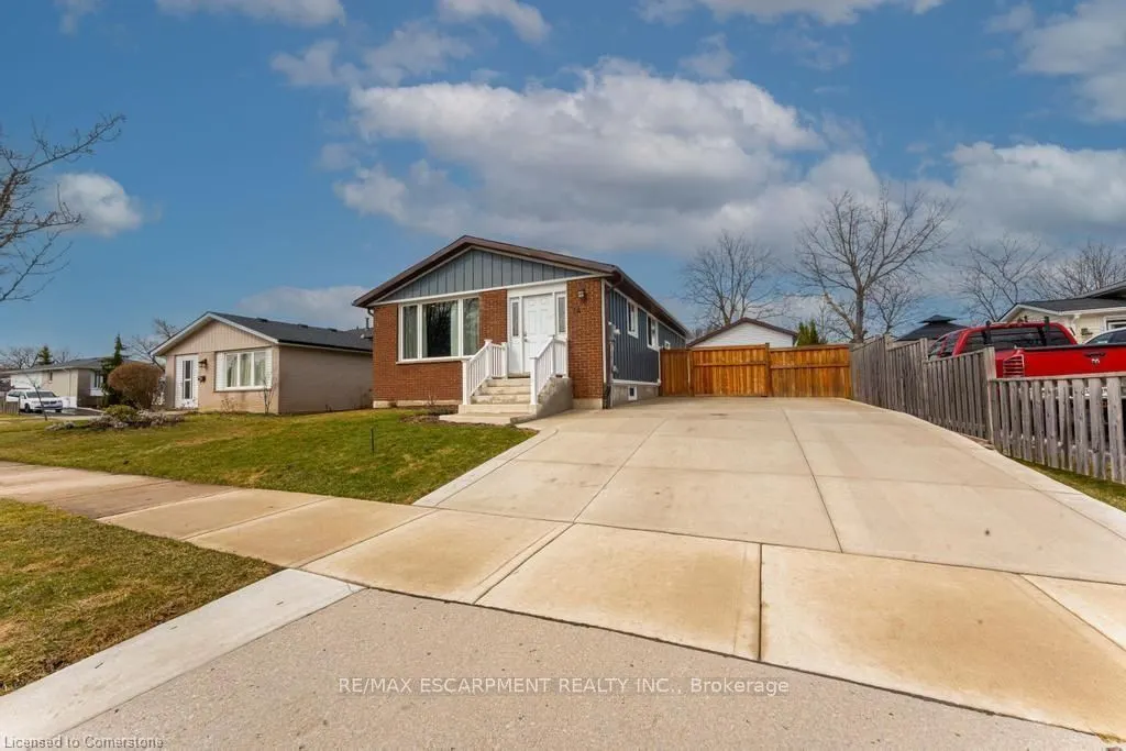 14 Yorkdale Crescent, ##B