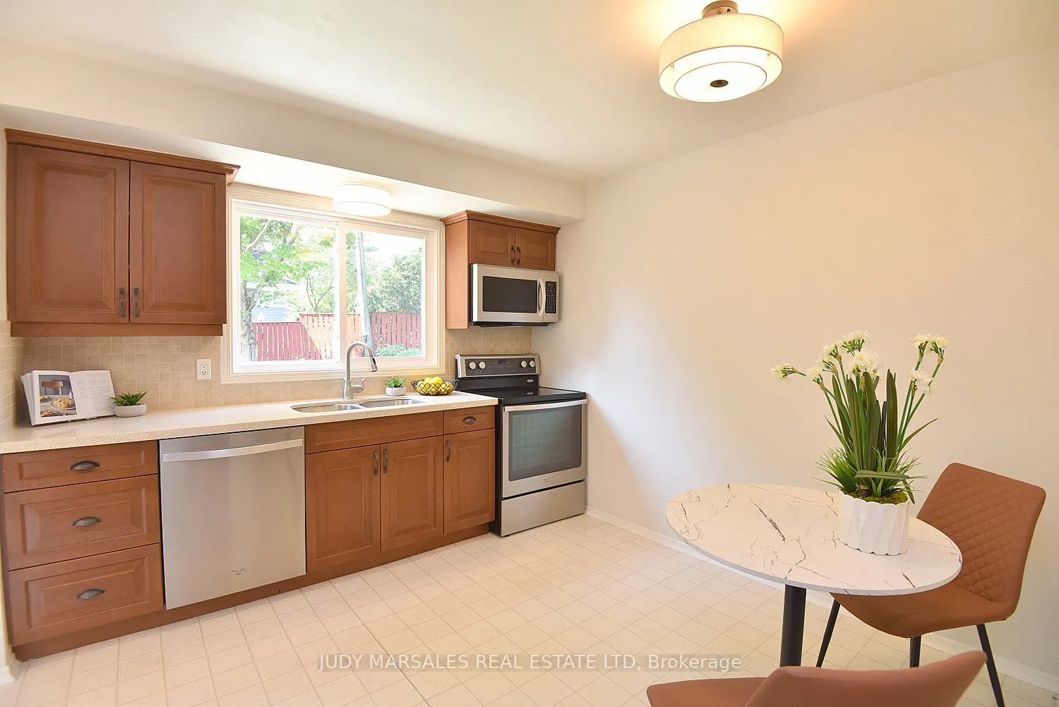 14 Hilltop Place