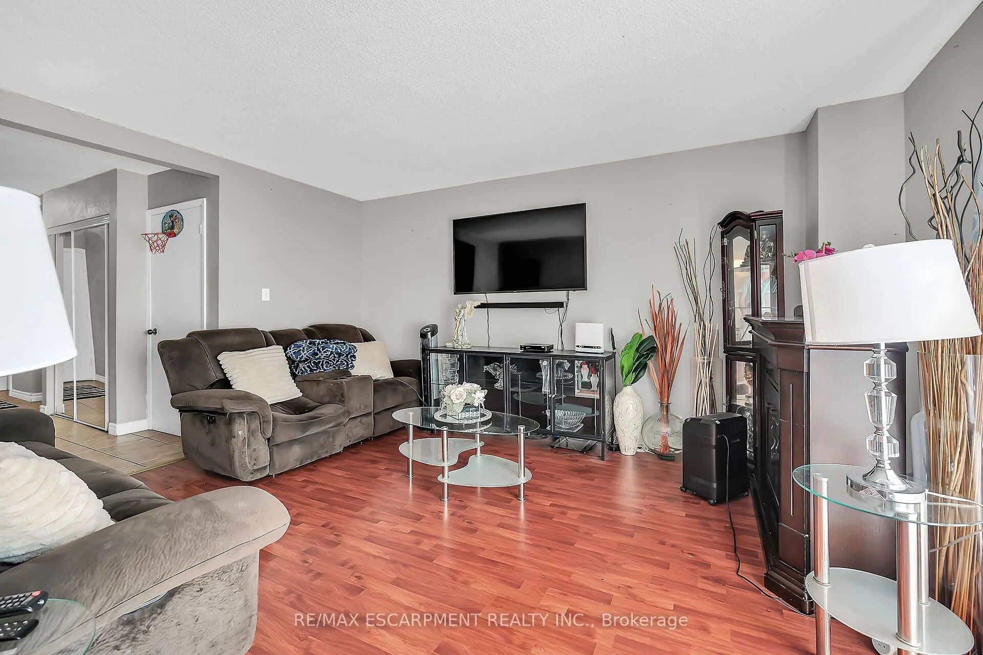 25 Redbury Street, #18
