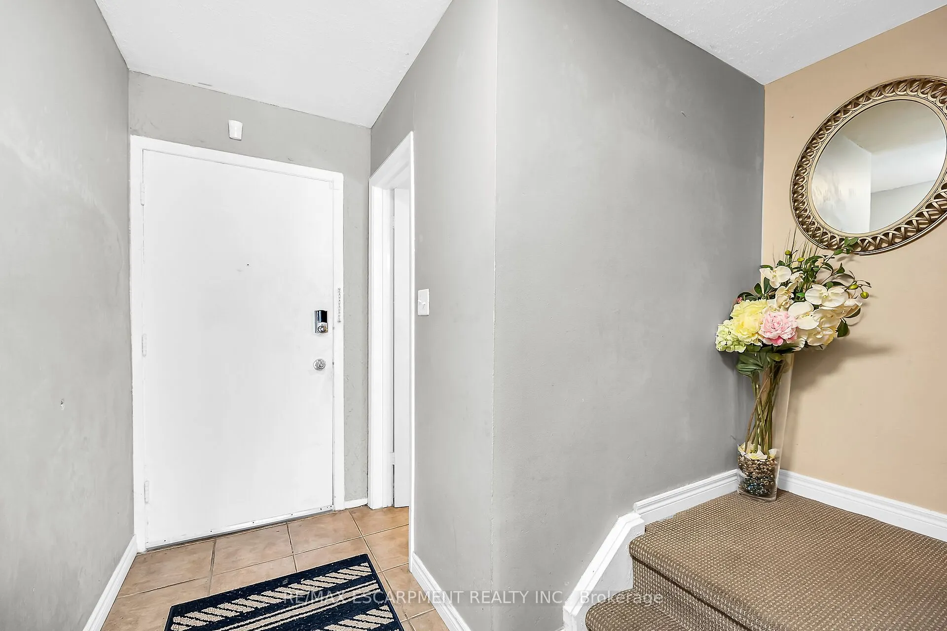 25 Redbury Street, #18