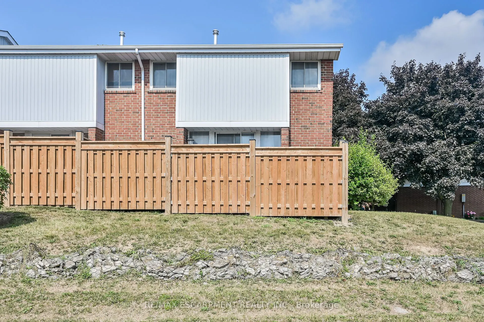 25 Redbury Street, #18