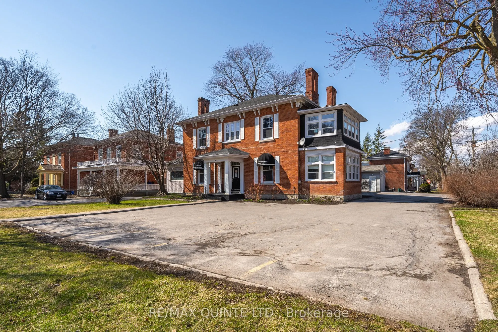156 Bridge Street E
