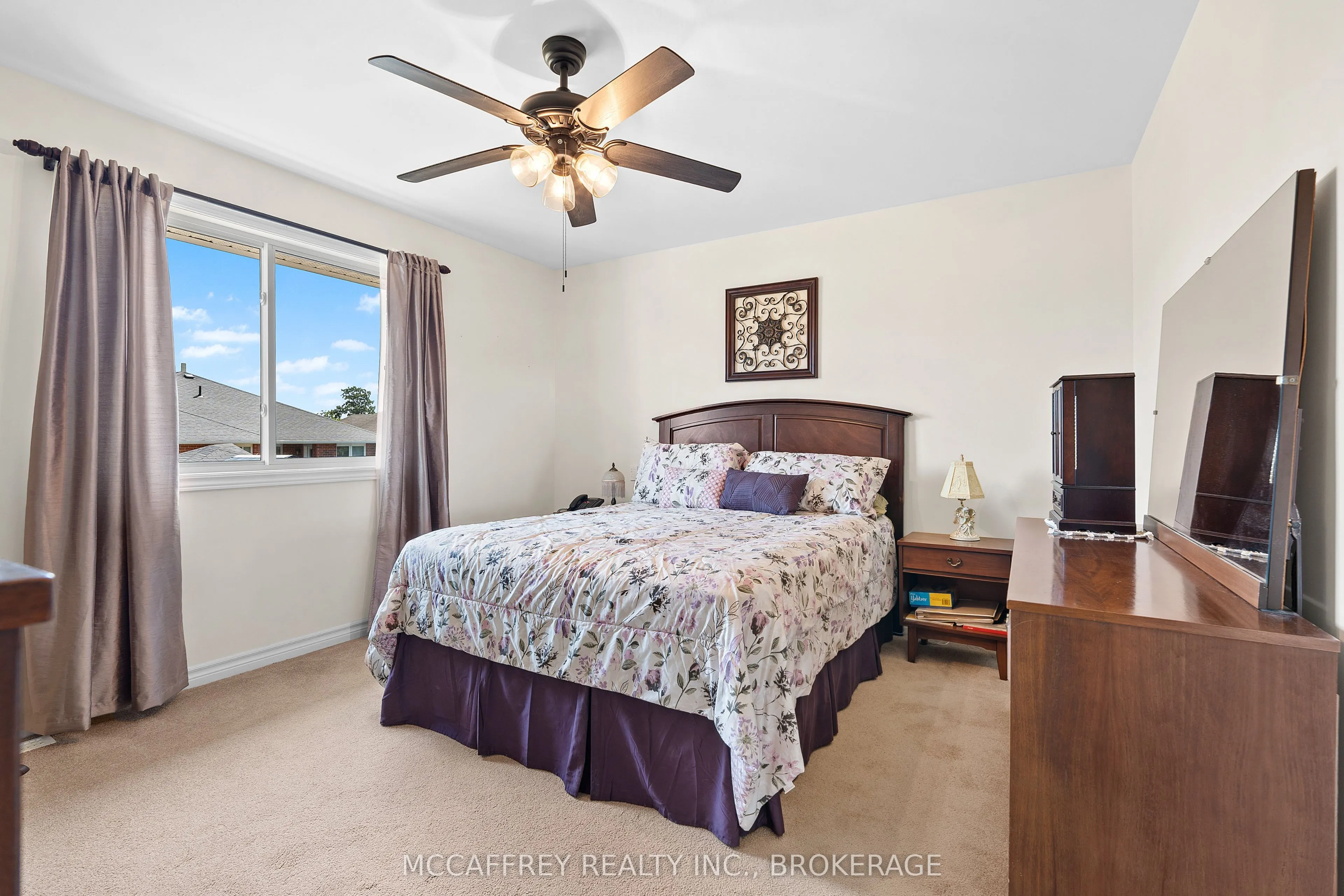 27 Ashwood Crescent