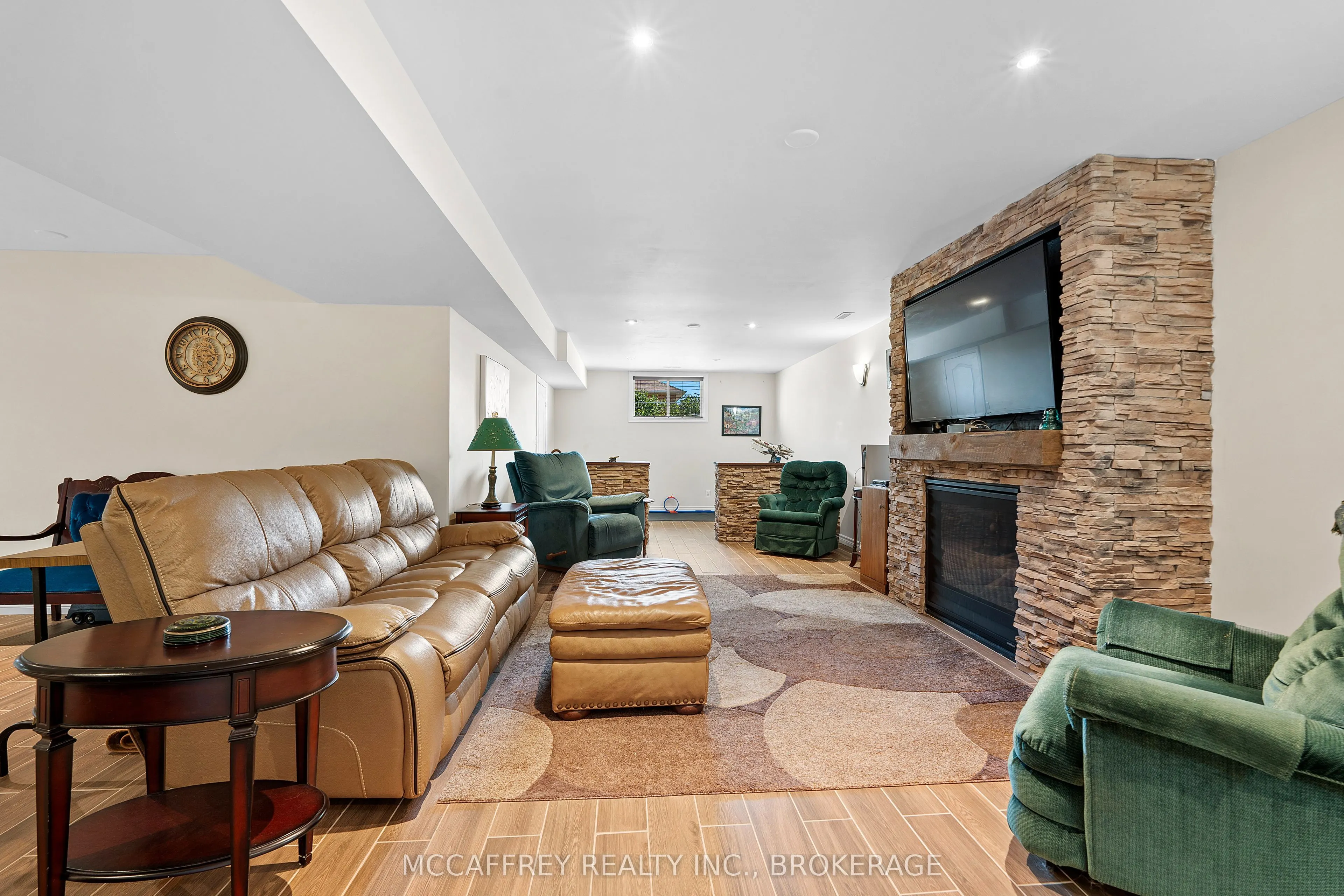27 Ashwood Crescent