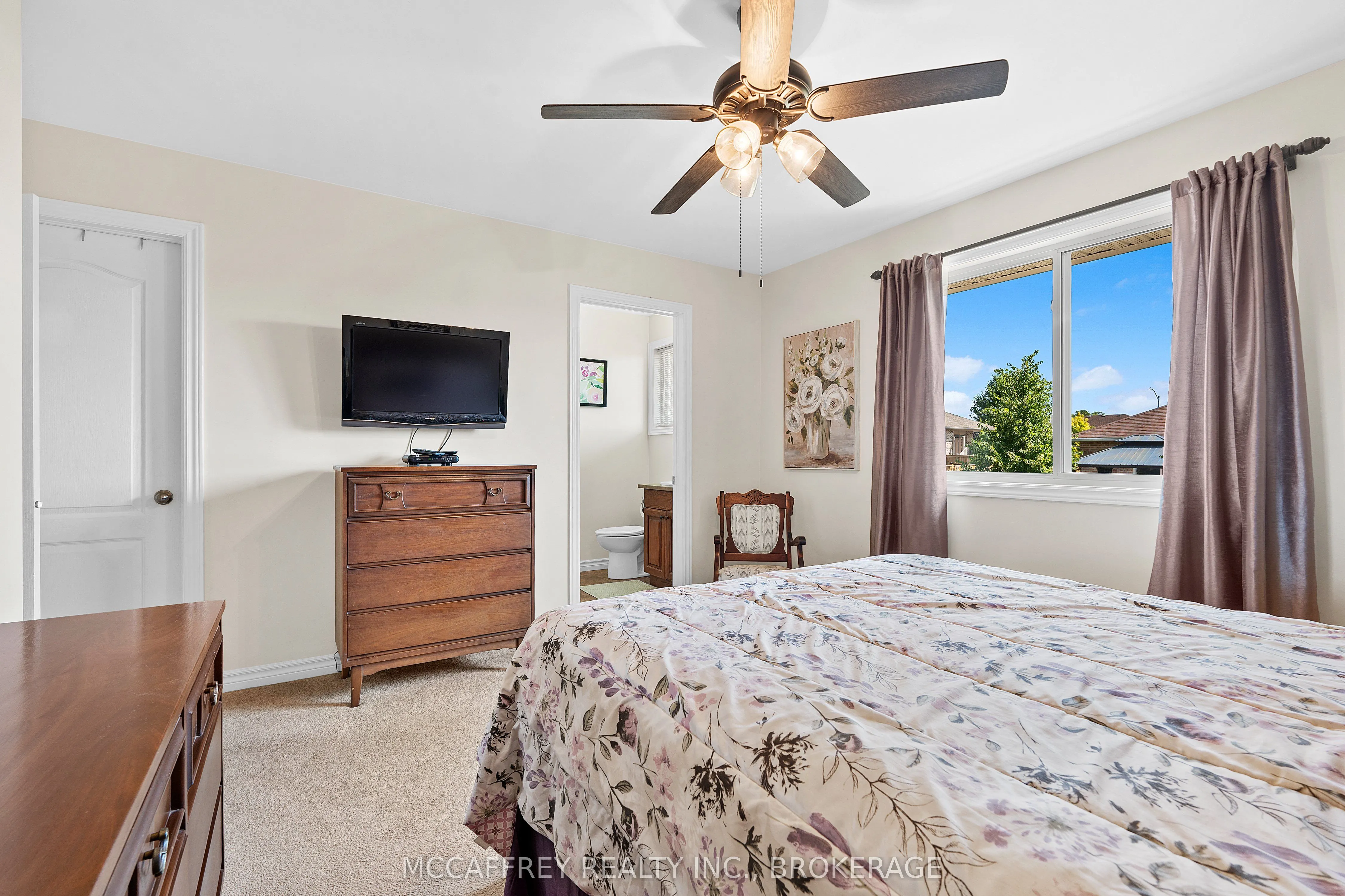 27 Ashwood Crescent