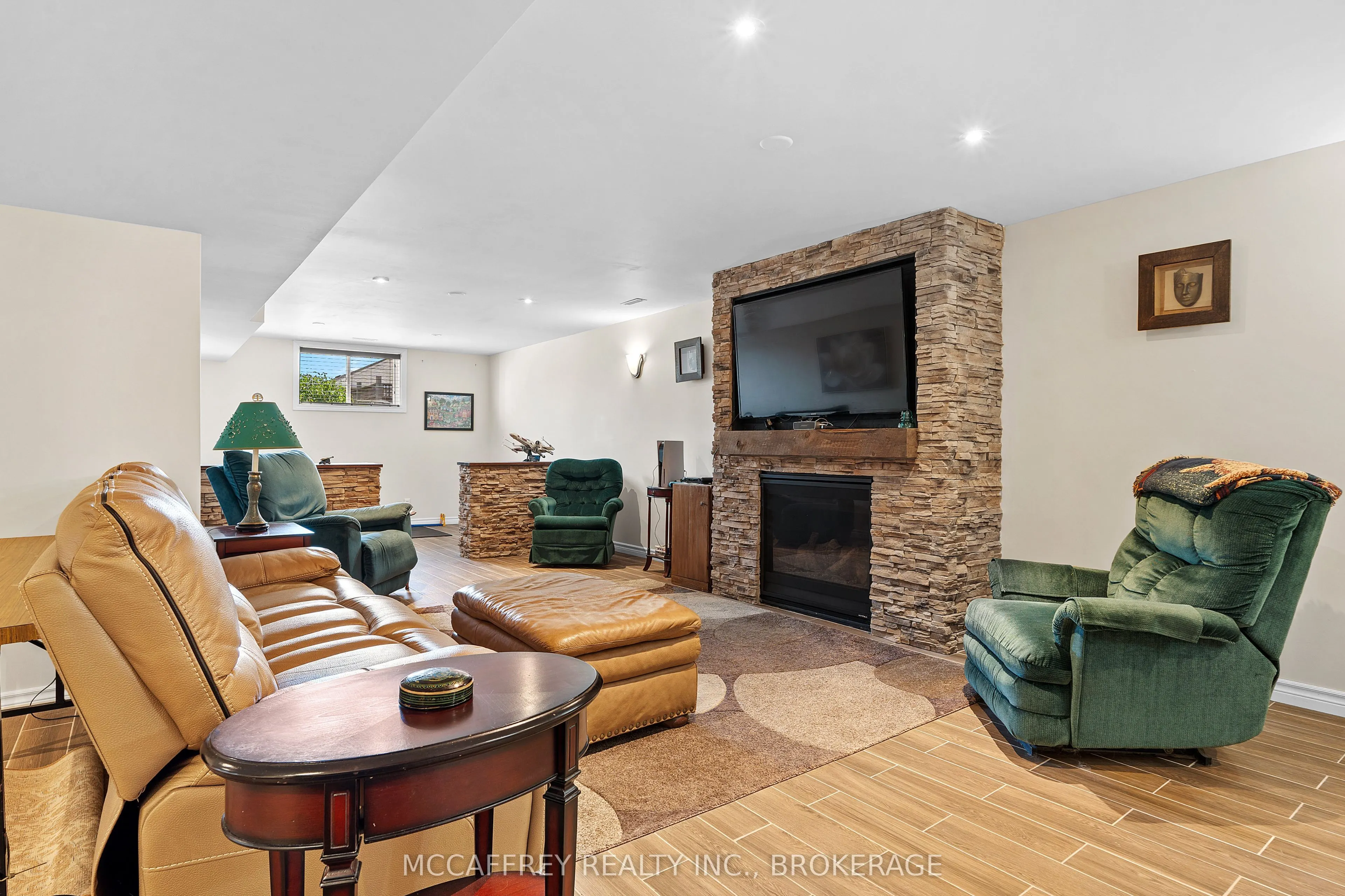 27 Ashwood Crescent