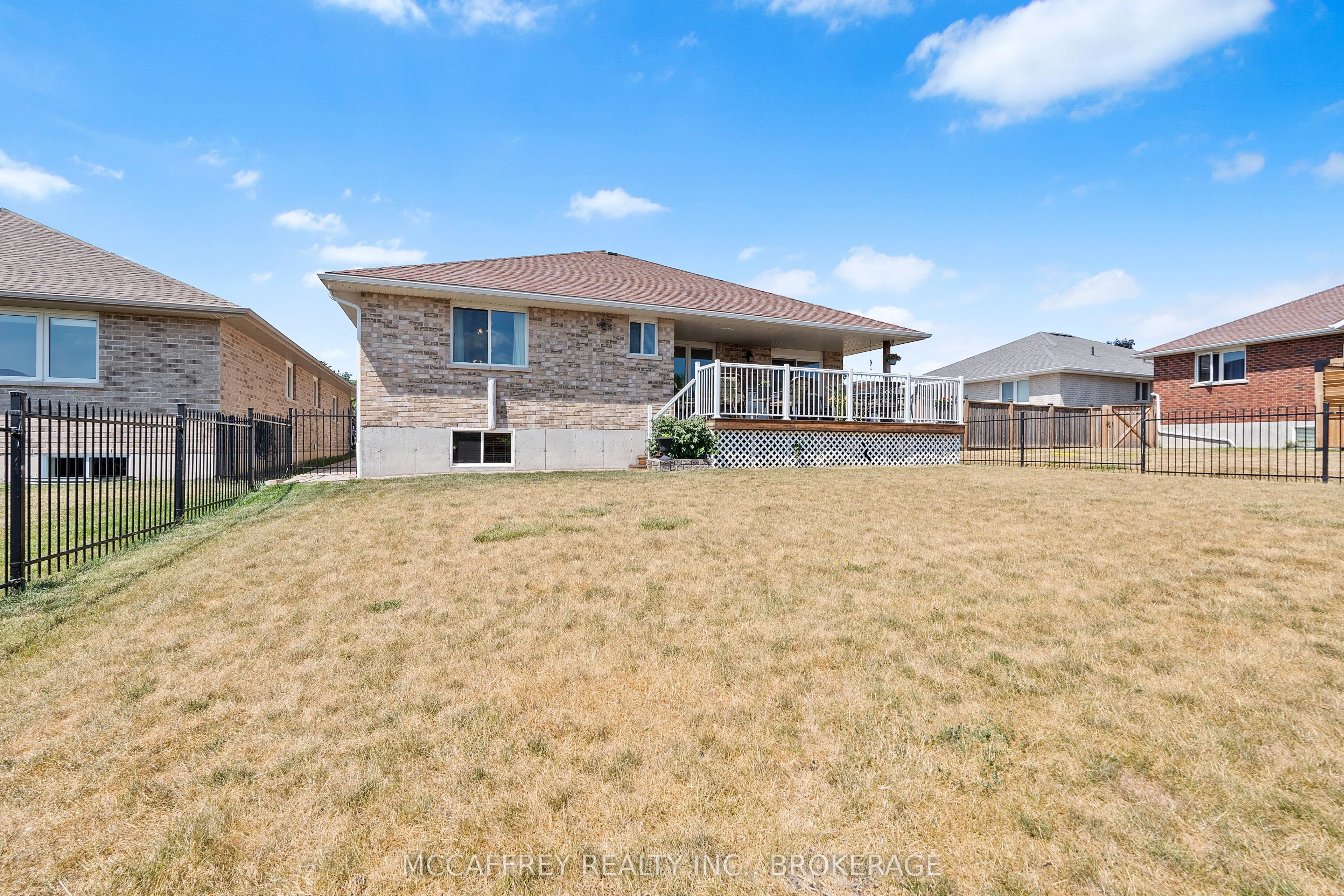 27 Ashwood Crescent