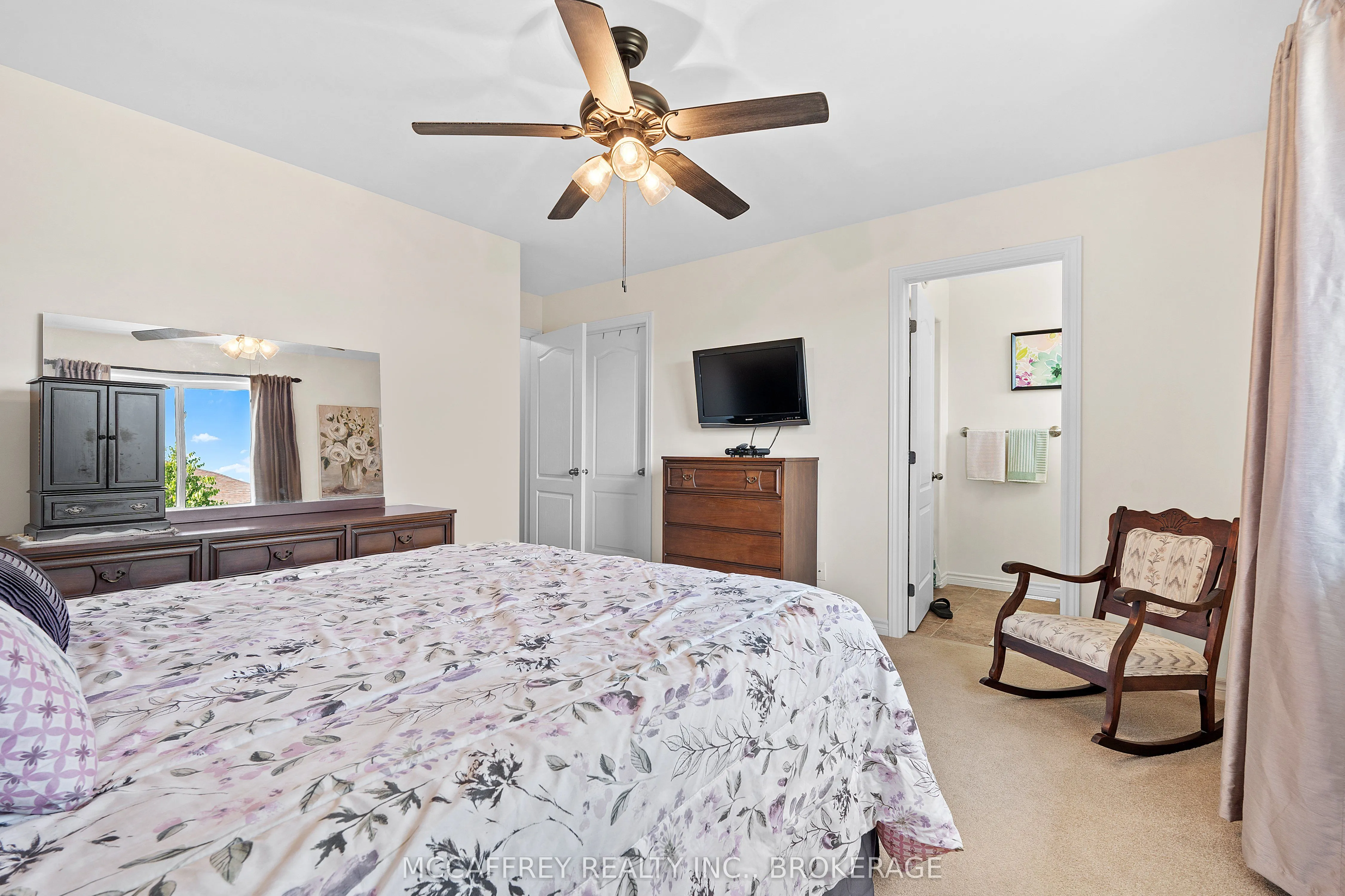 27 Ashwood Crescent
