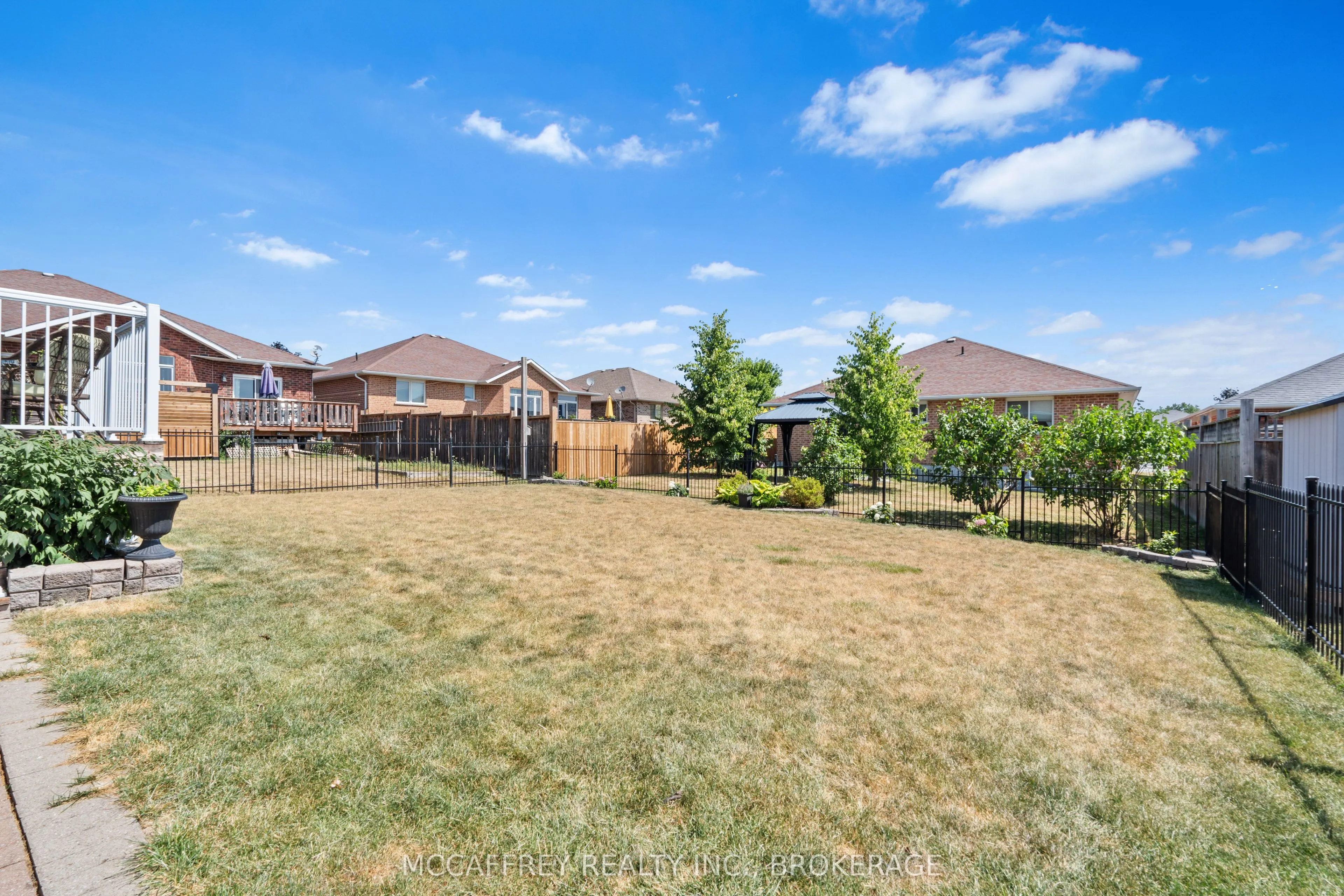 27 Ashwood Crescent