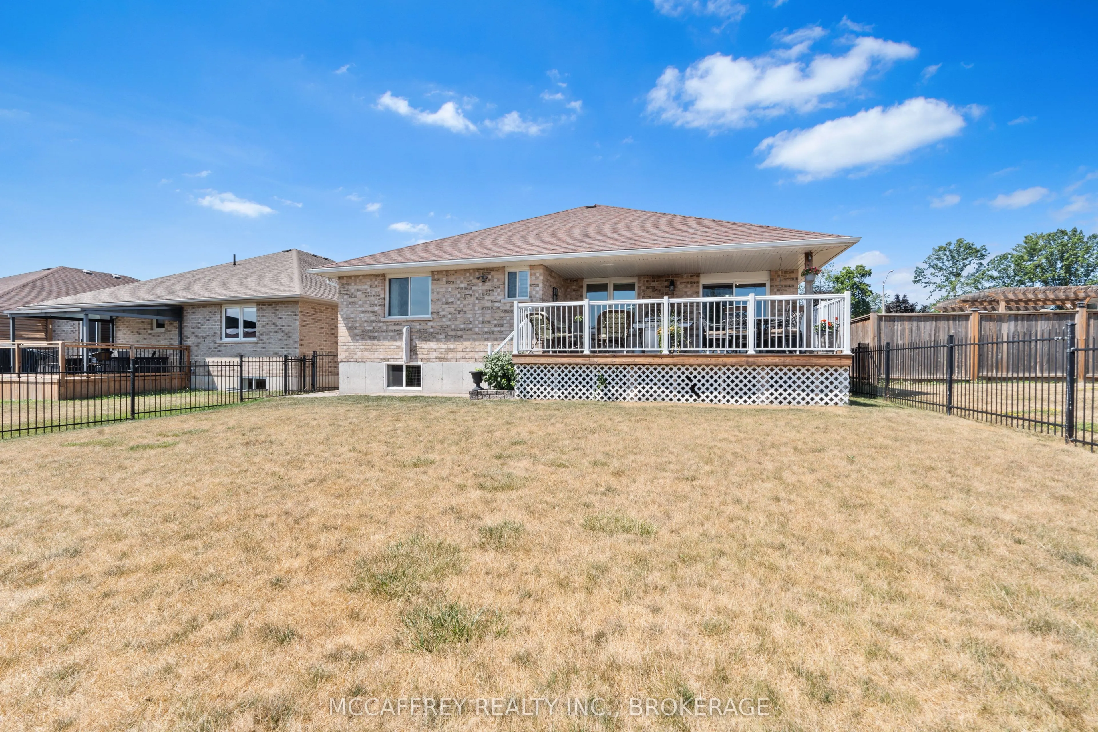 27 Ashwood Crescent