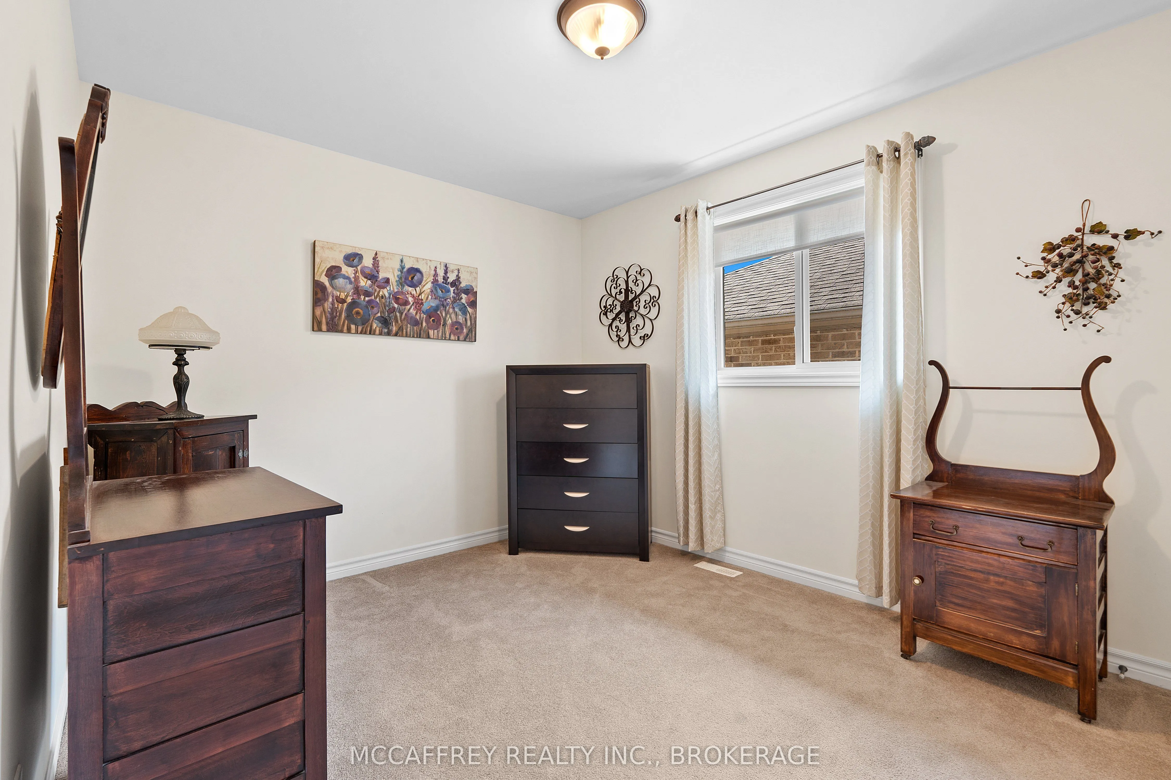 27 Ashwood Crescent
