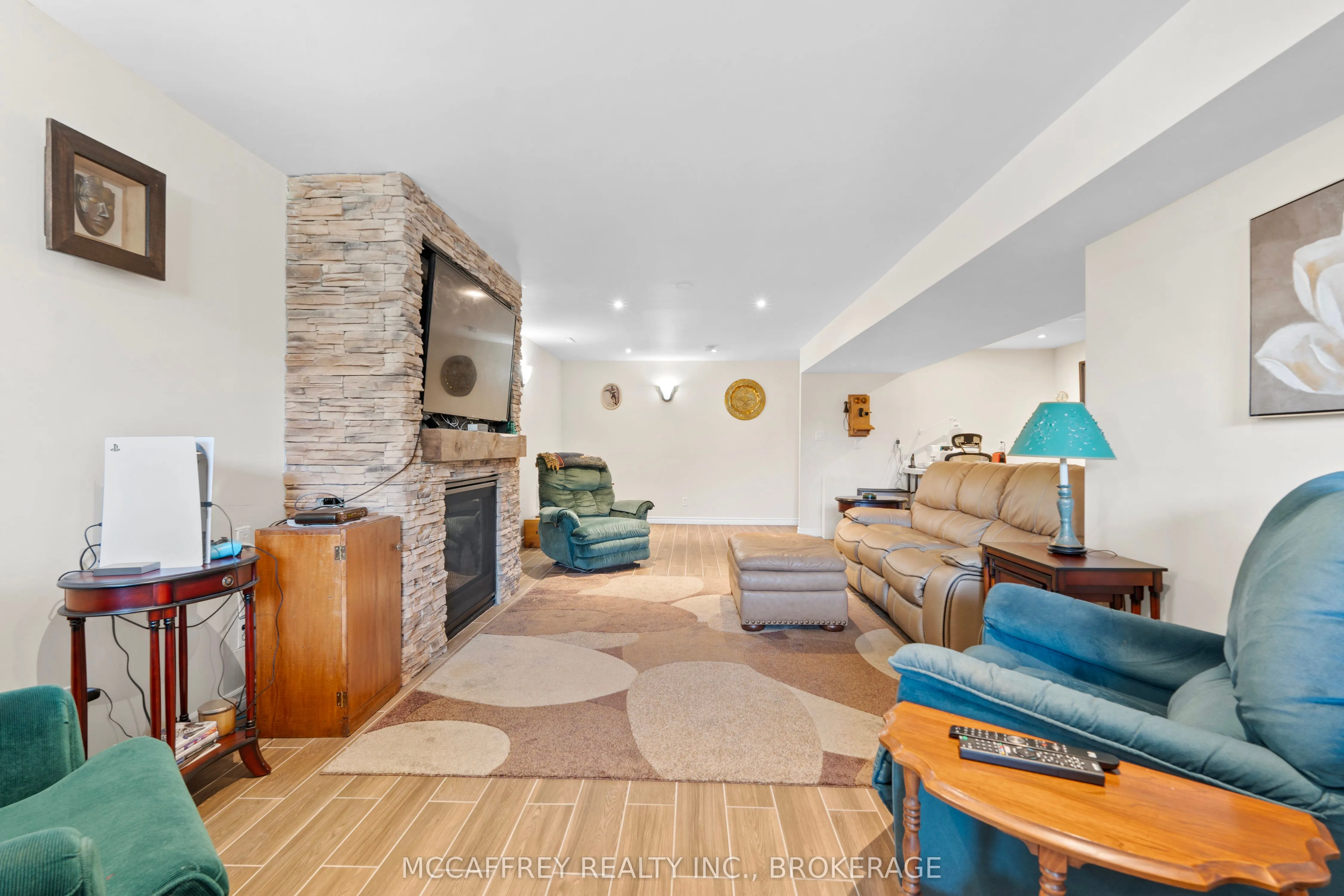 27 Ashwood Crescent