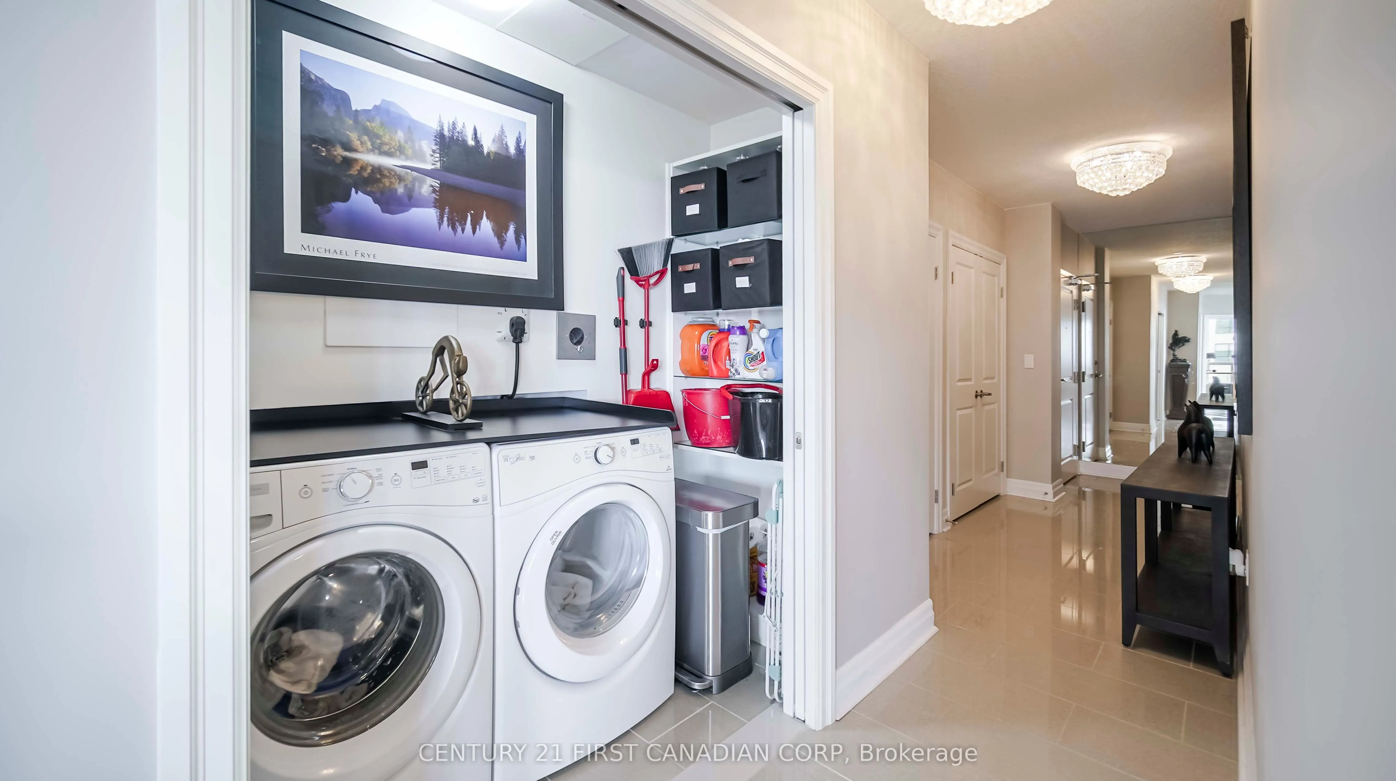 240 Villagewalk Boulevard, #810