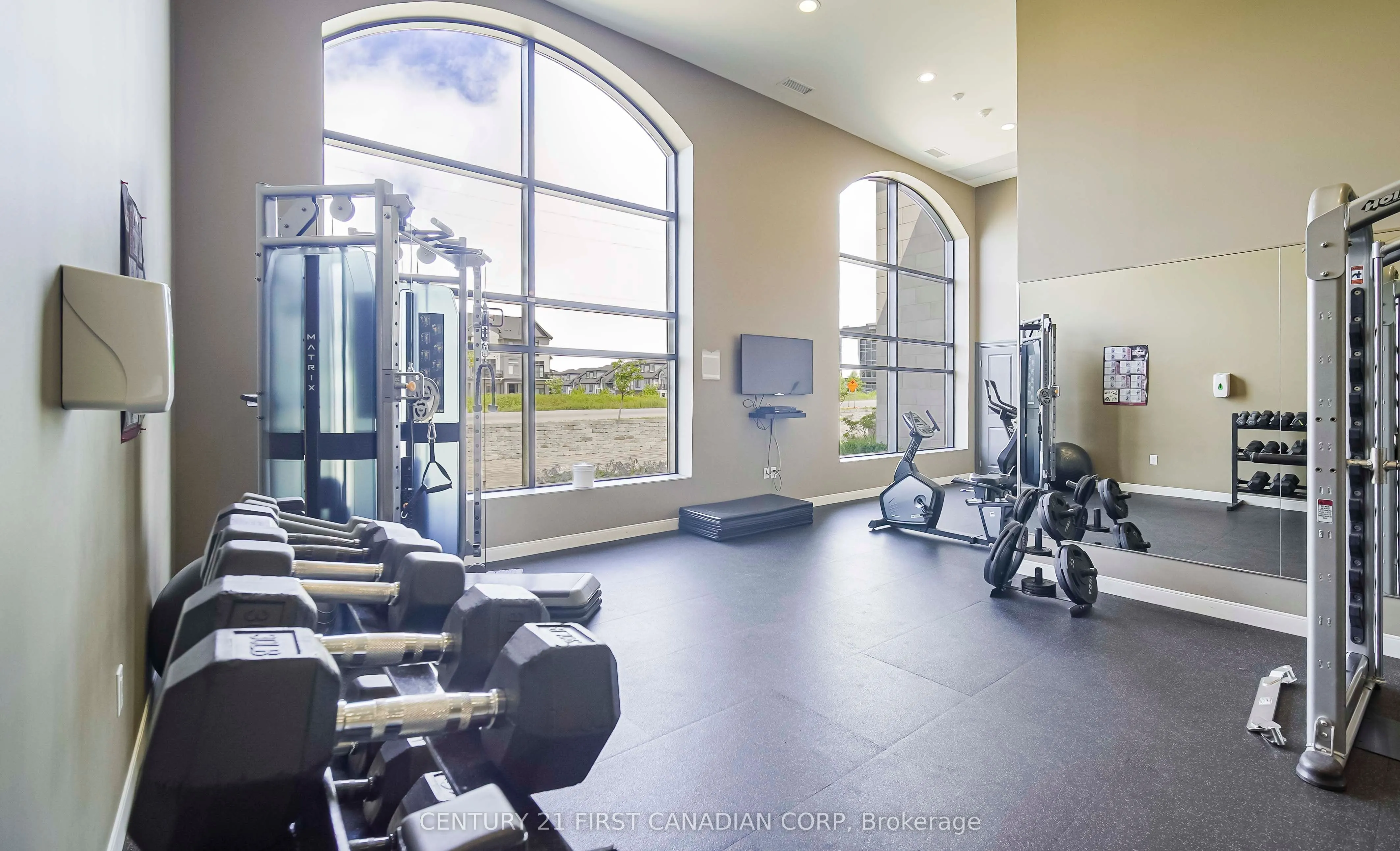 240 Villagewalk Boulevard, #810