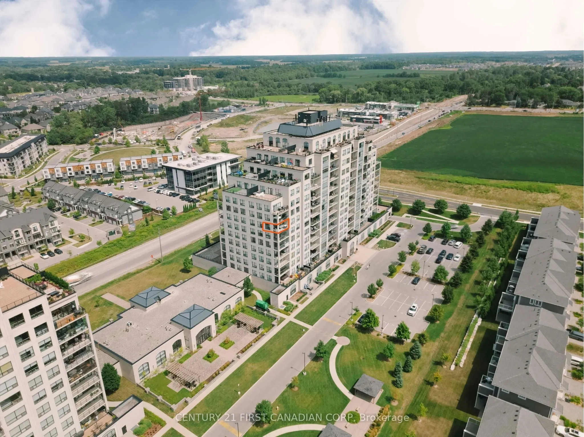 240 Villagewalk Boulevard, #810