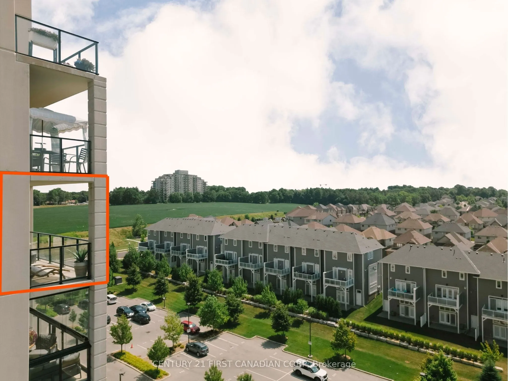 240 Villagewalk Boulevard, #810