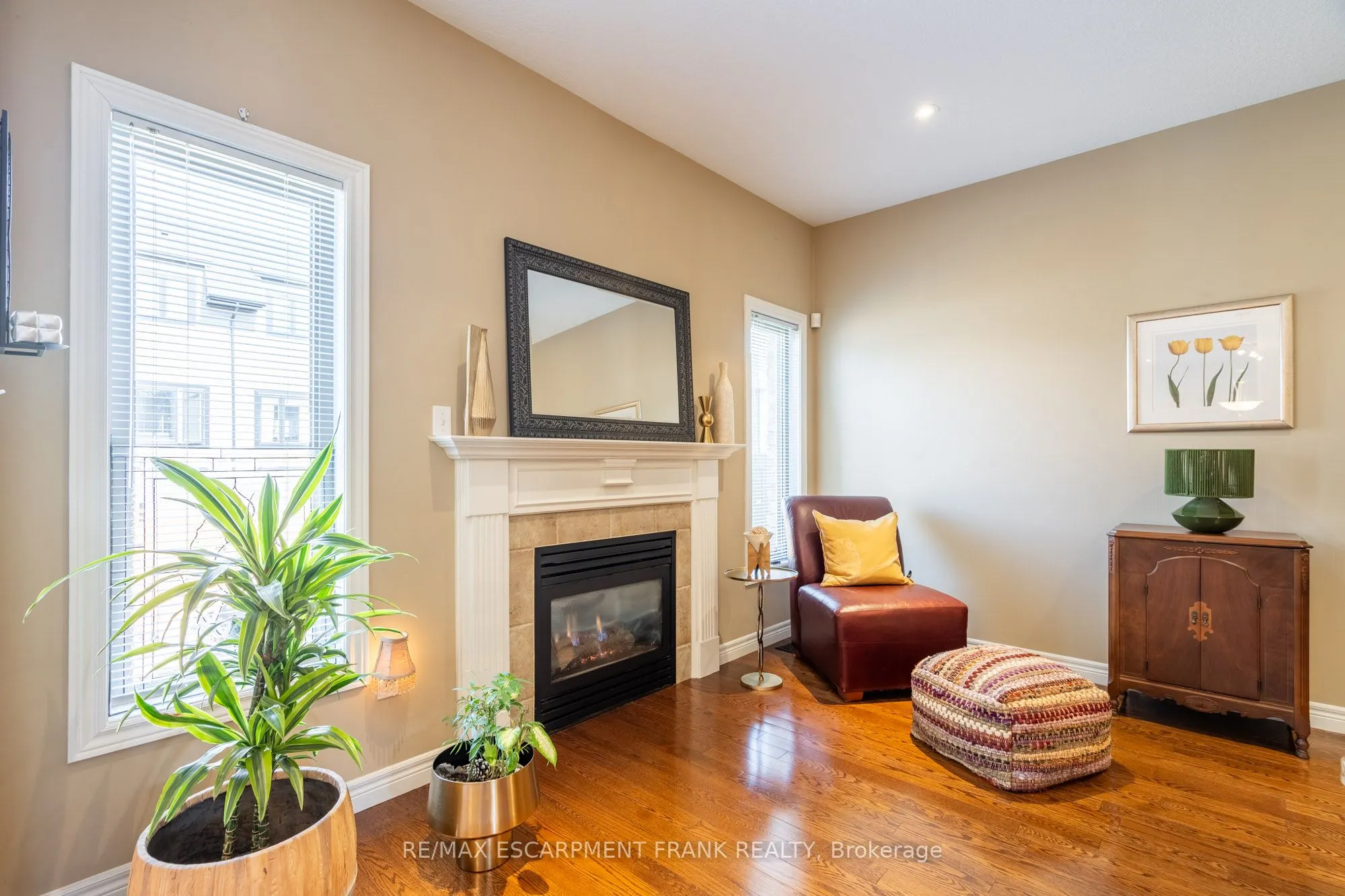 195 WILSON Street W, #6