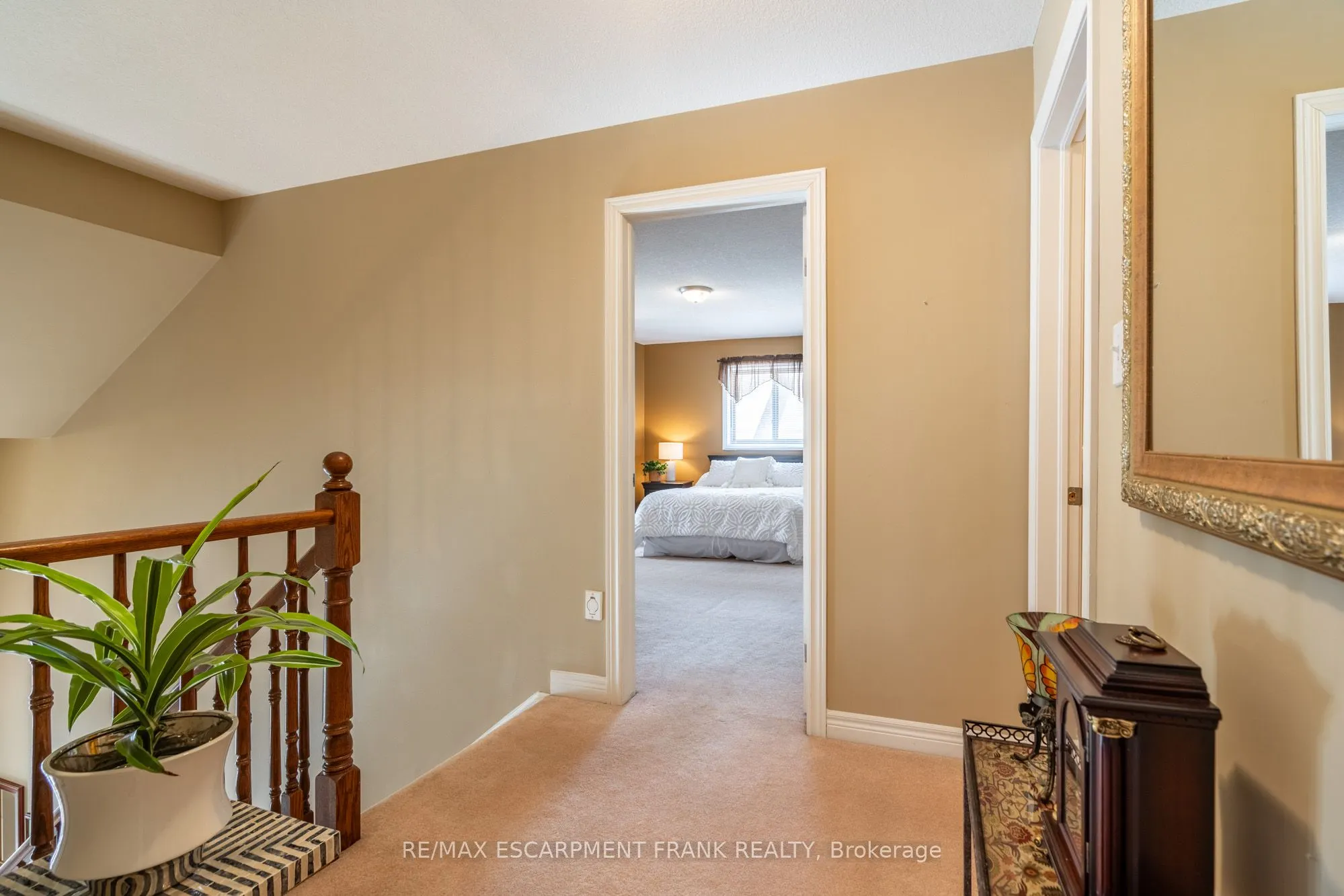 195 WILSON Street W, #6