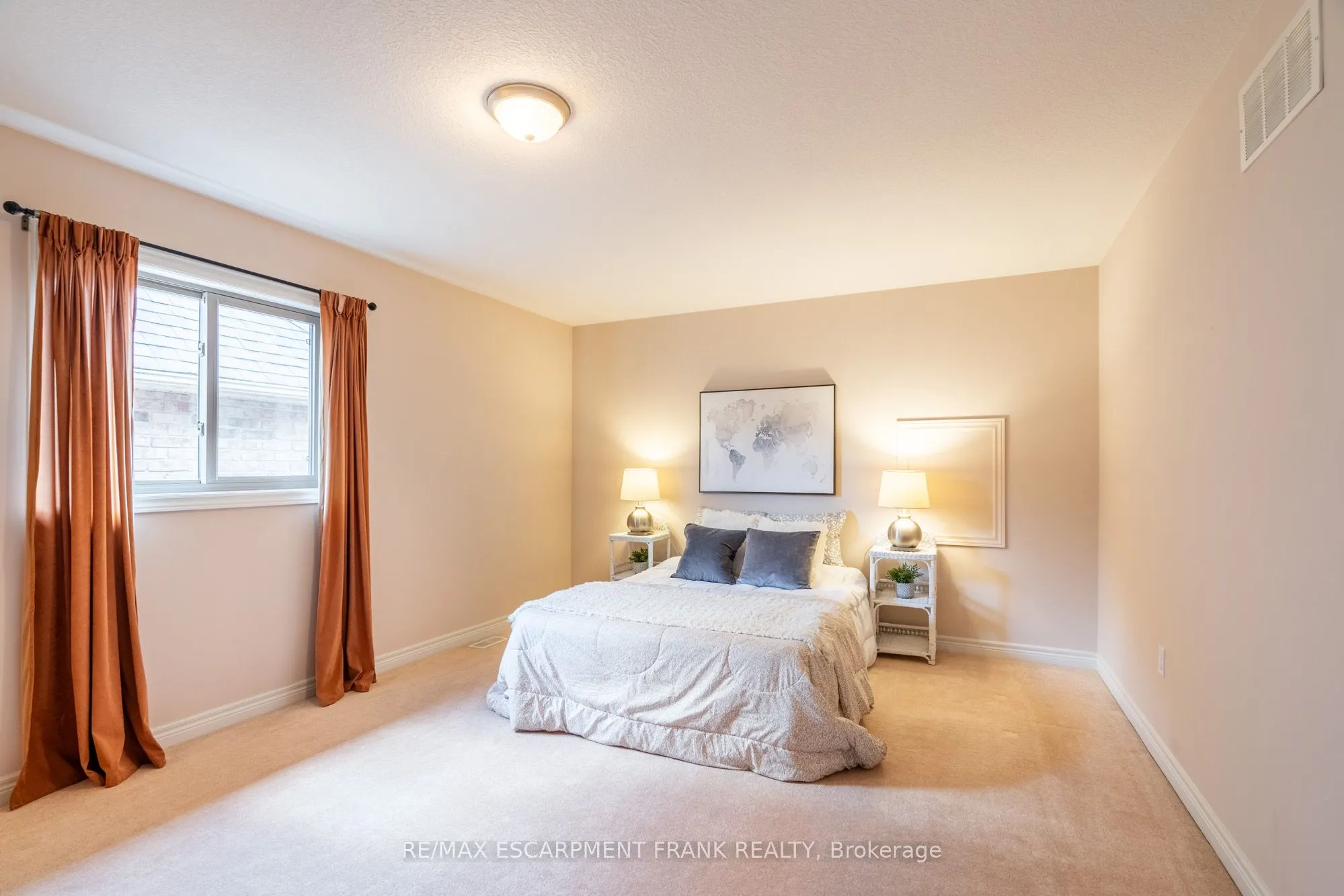 195 WILSON Street W, #6