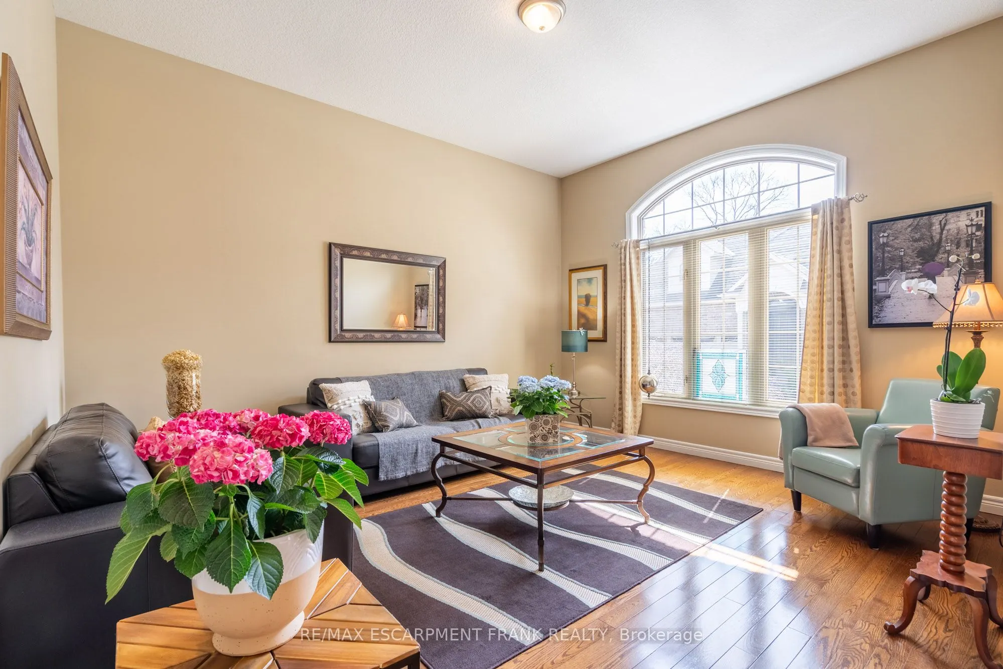 195 WILSON Street W, #6