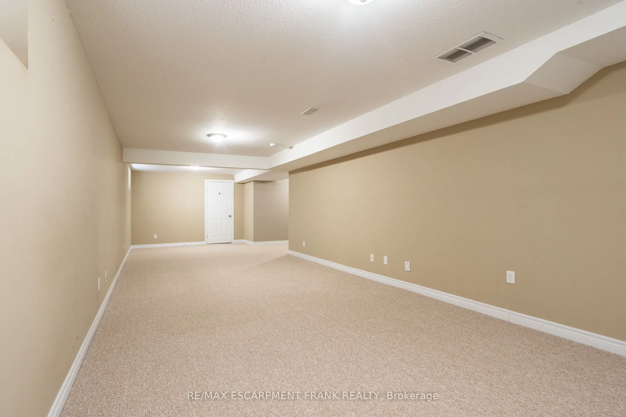 195 WILSON Street W, #6