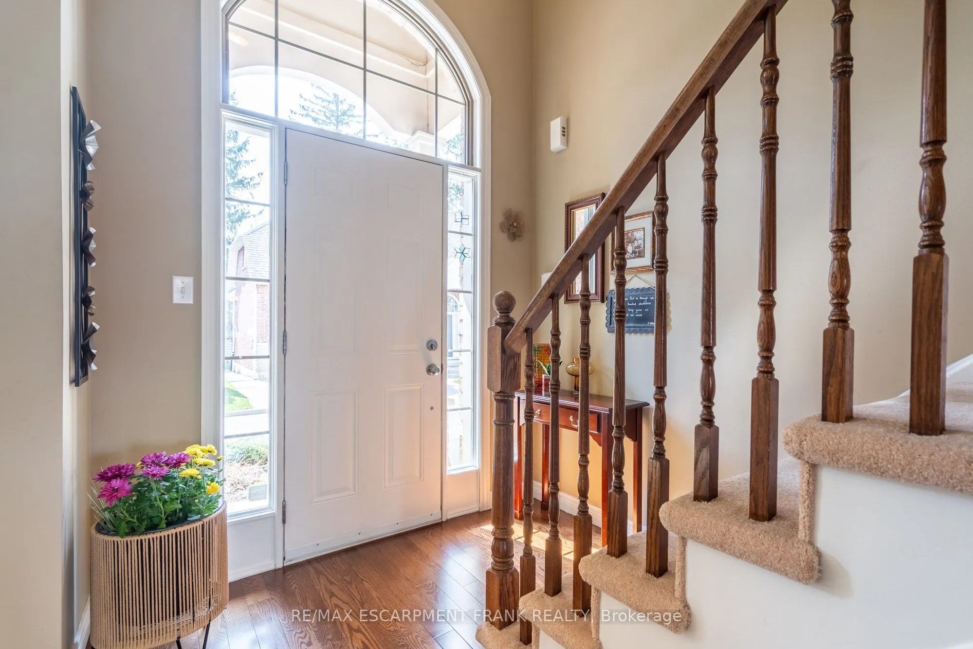 195 WILSON Street W, #6