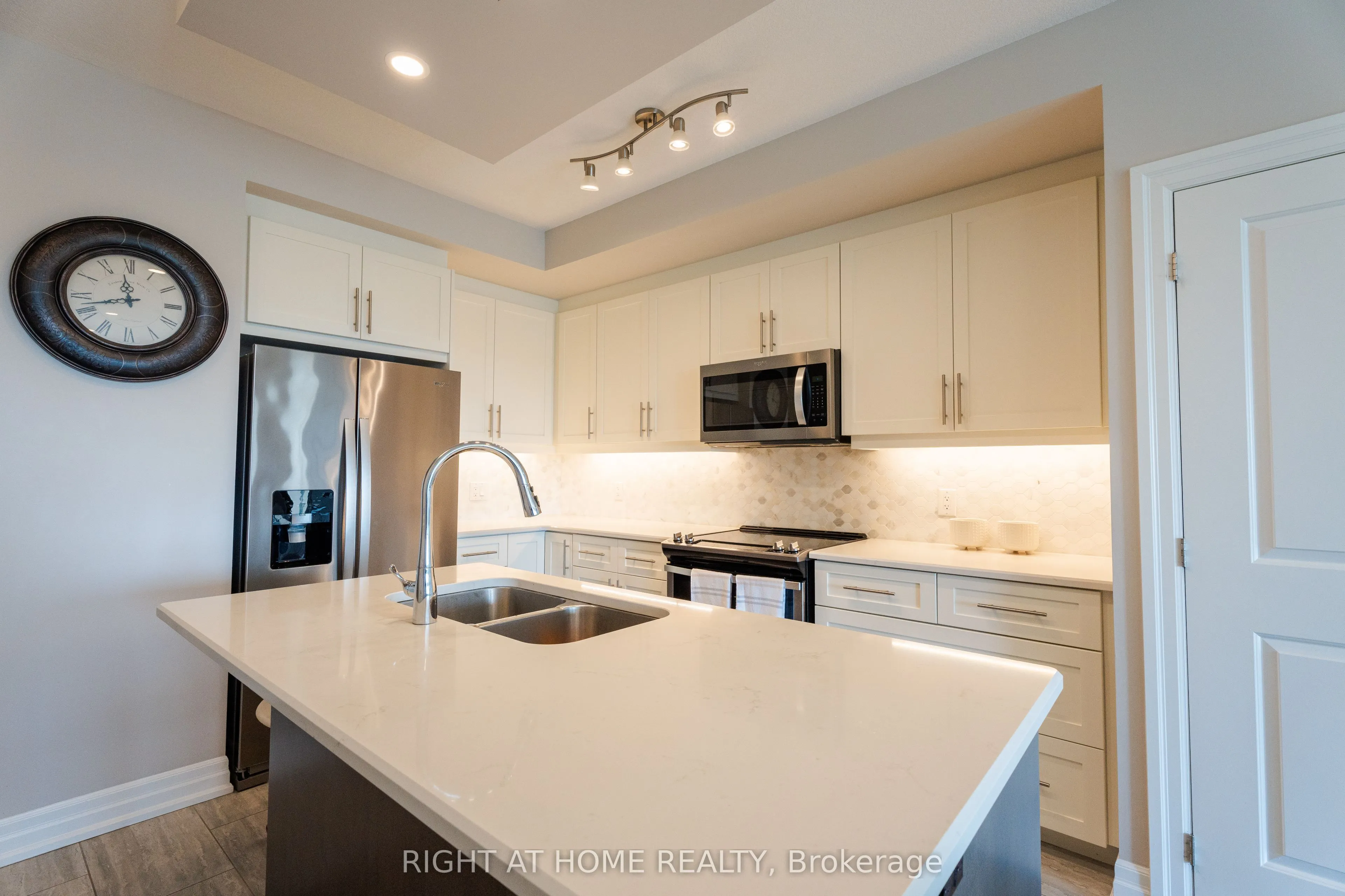 1878 Gordon Street, #812