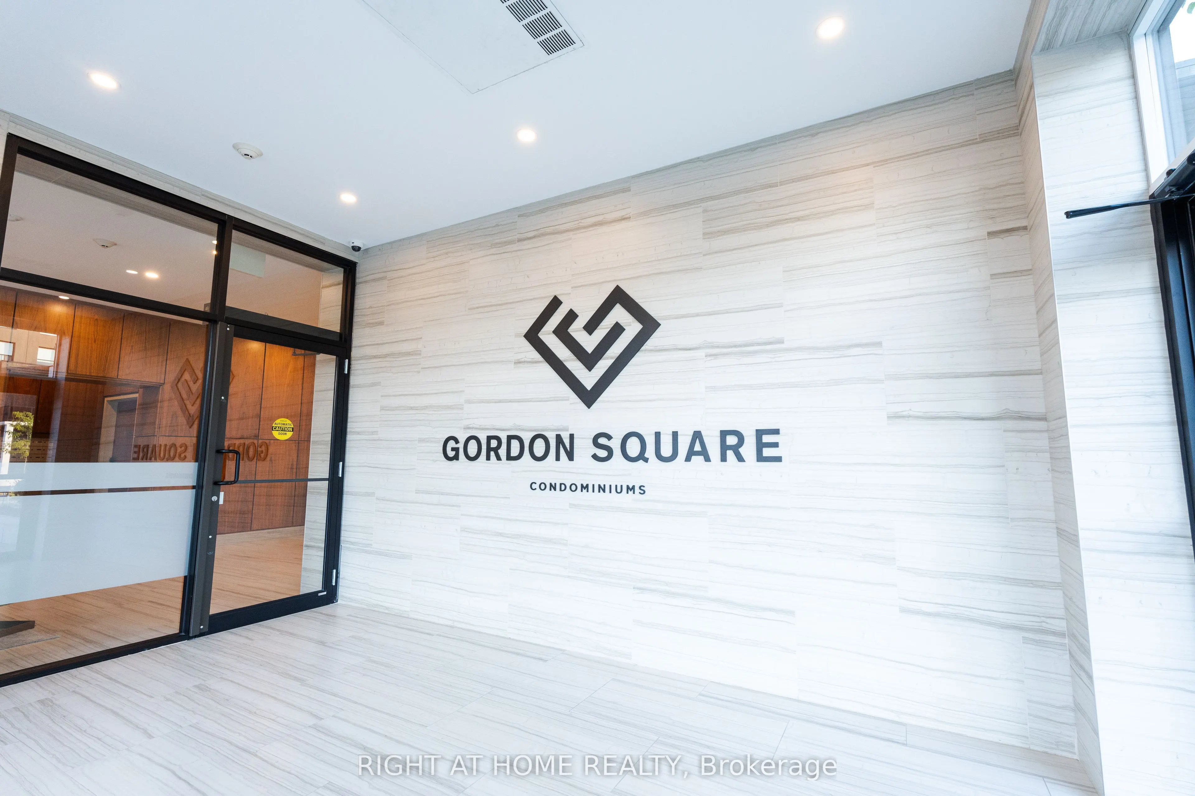 1878 Gordon Street, #812