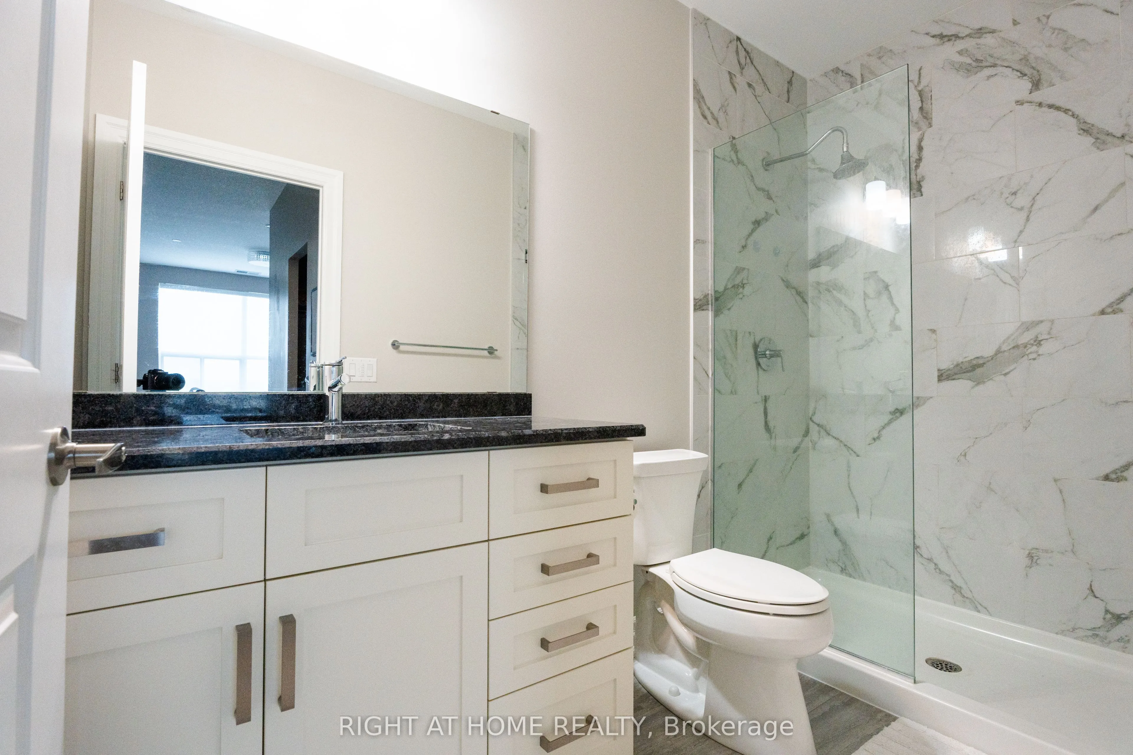 1878 Gordon Street, #812