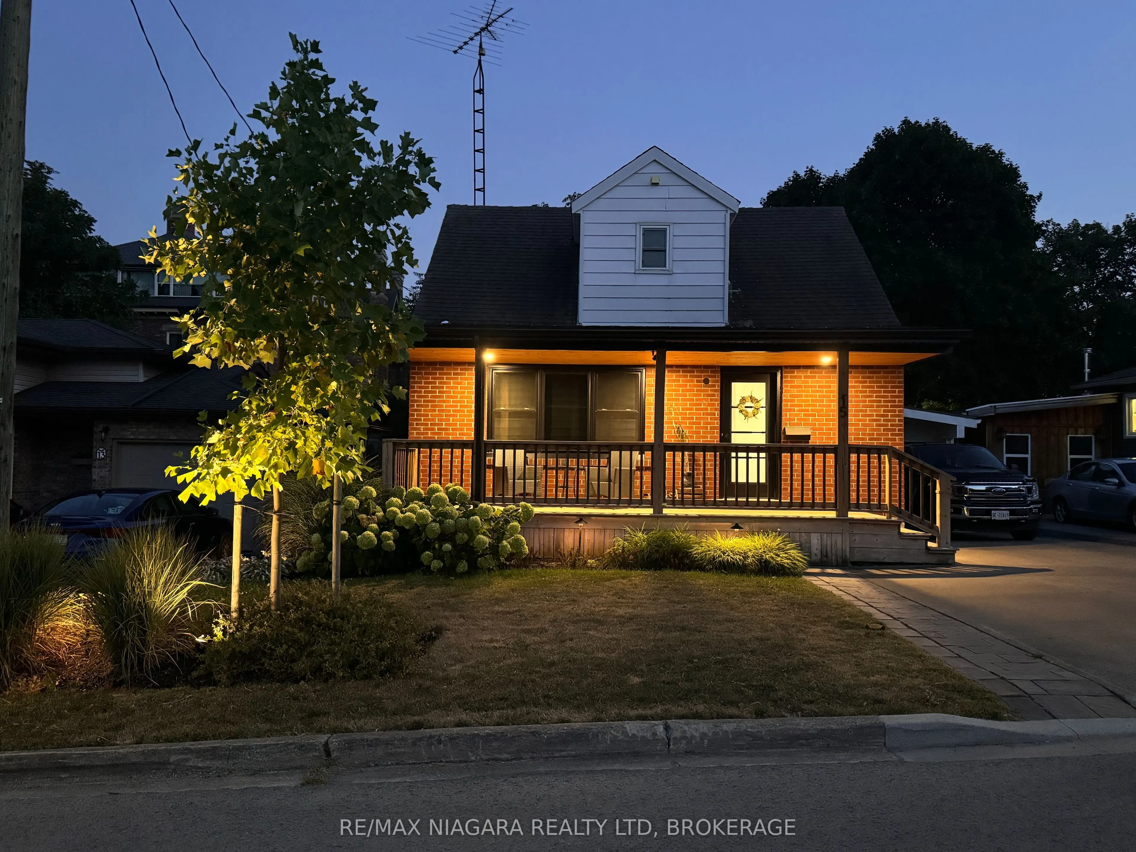 15 Conlon Crescent