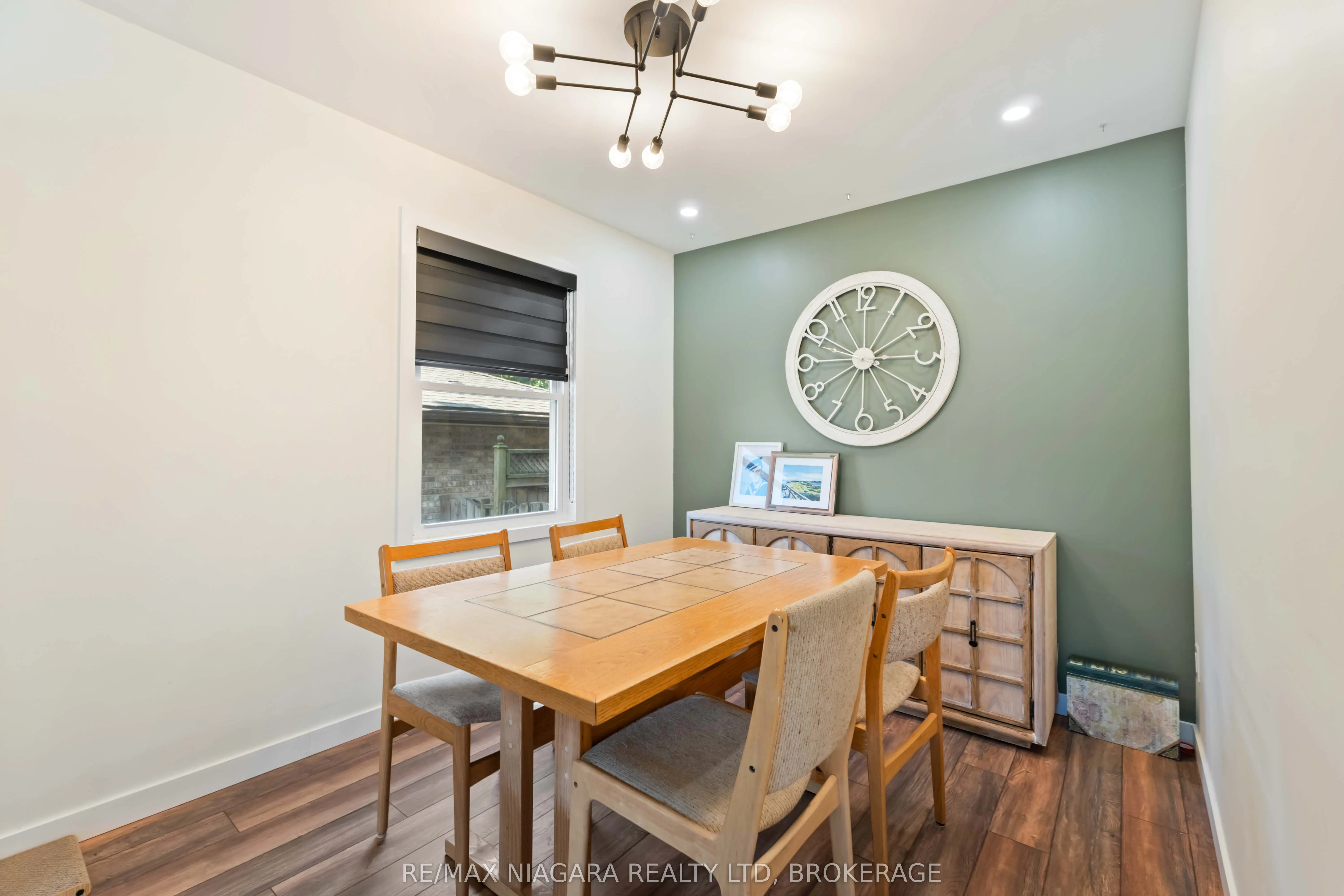 15 Conlon Crescent