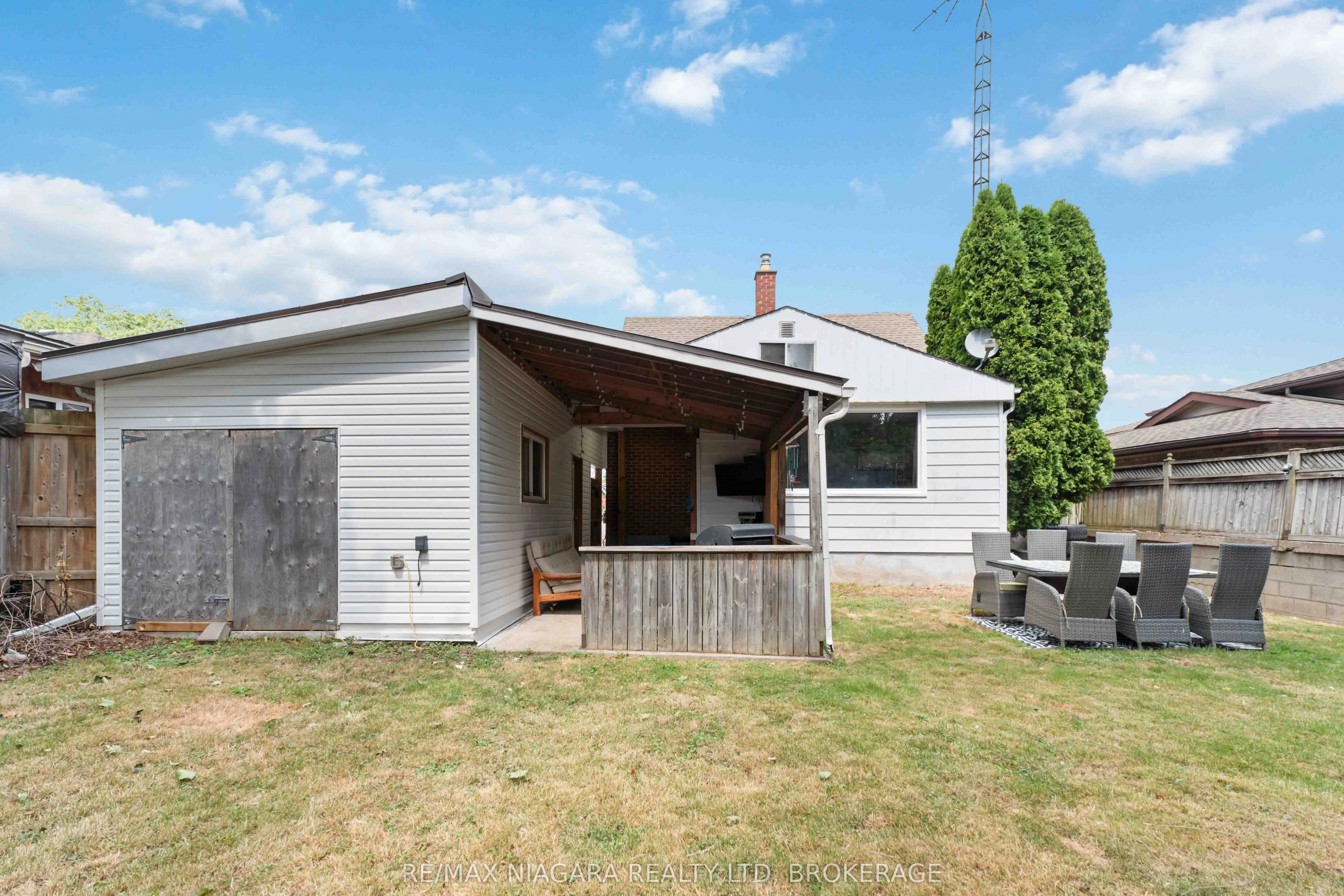 15 Conlon Crescent
