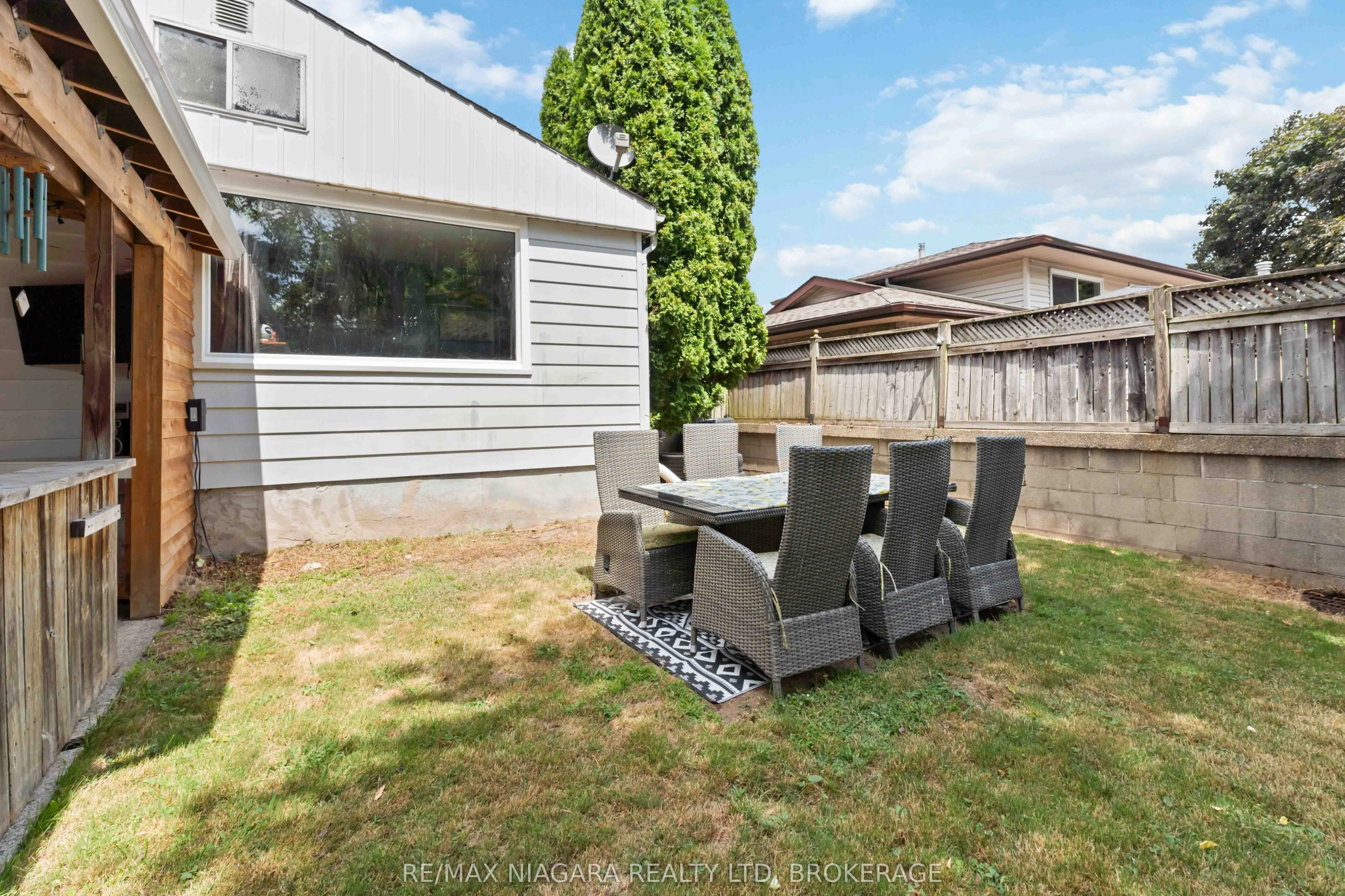 15 Conlon Crescent