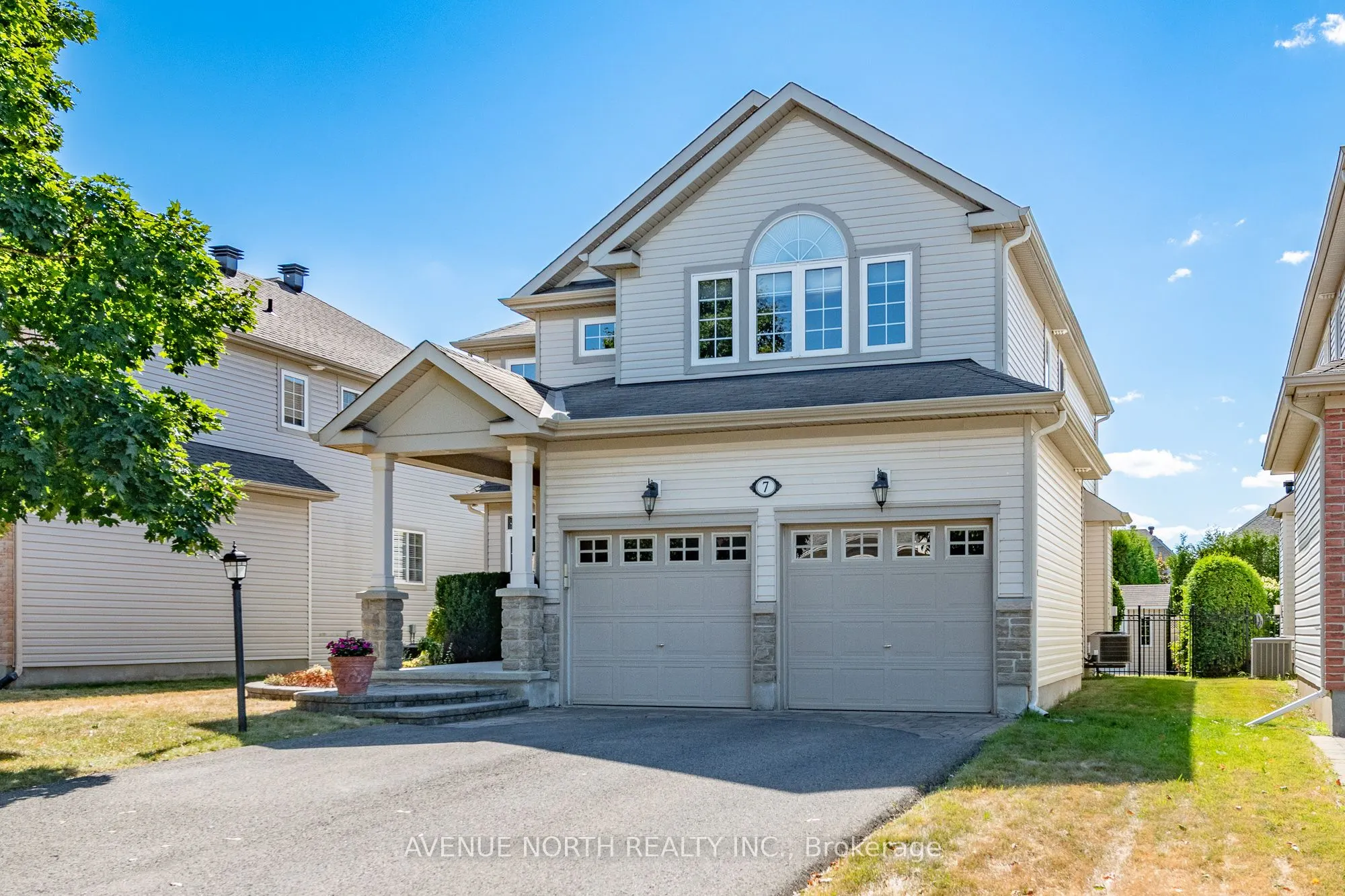 7 Calderwood Way