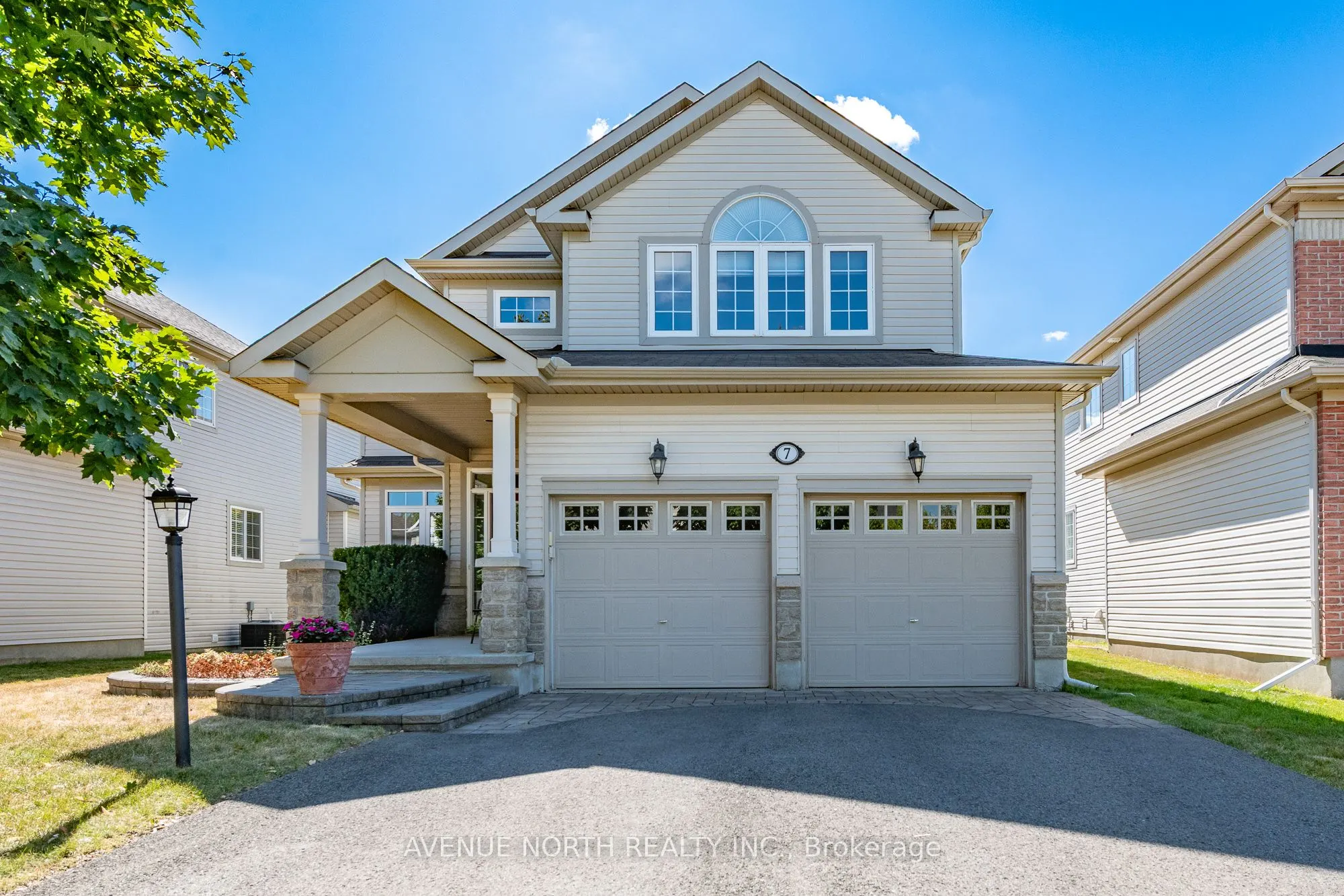 7 Calderwood Way