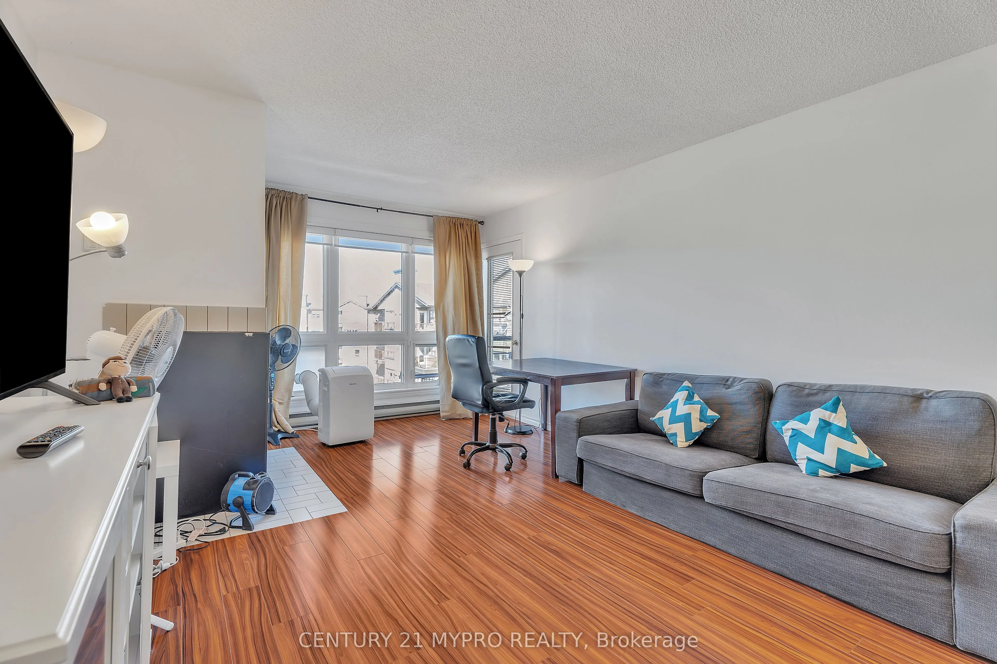 1 Jacksway Crescent, #410