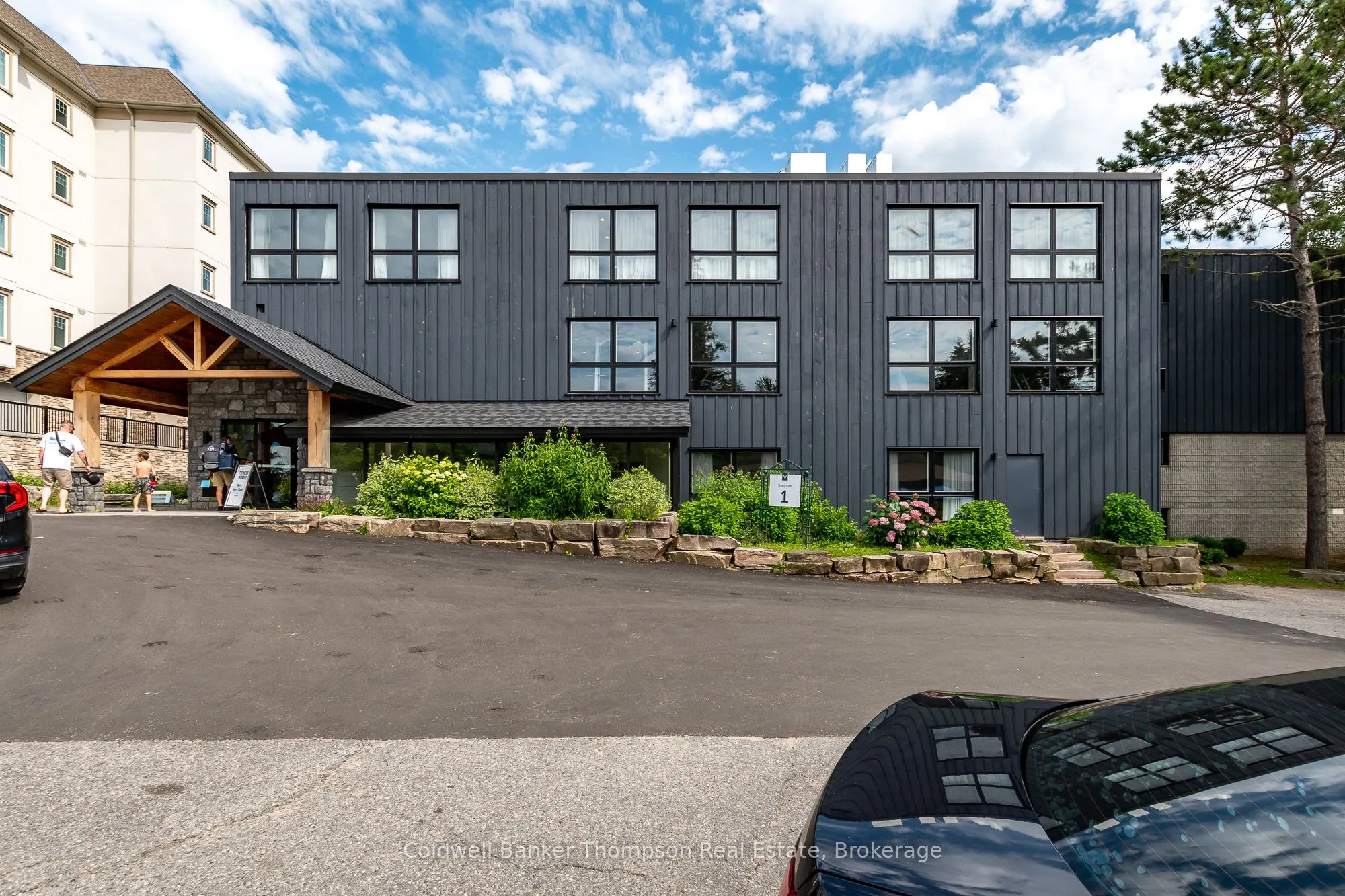 1 Deerhurst Bayshore Drive, #423