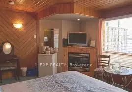202 Spectacle Lake Road
