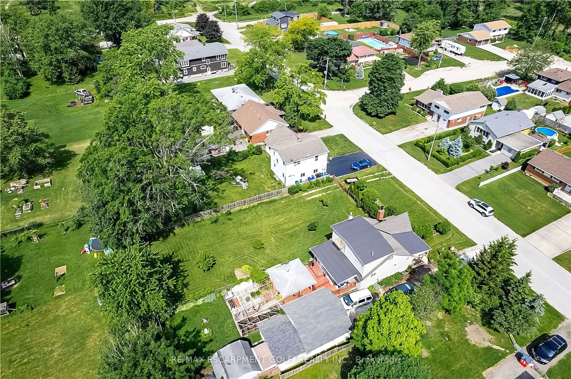 369 Bowen Road