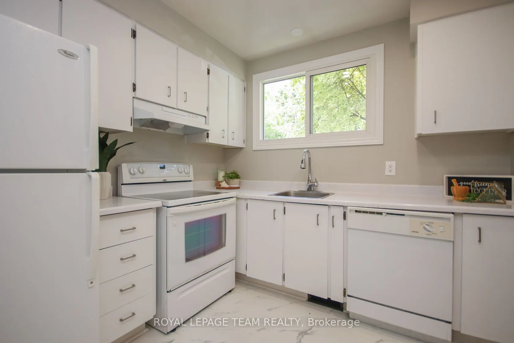 1427 Palmerston Drive, #203
