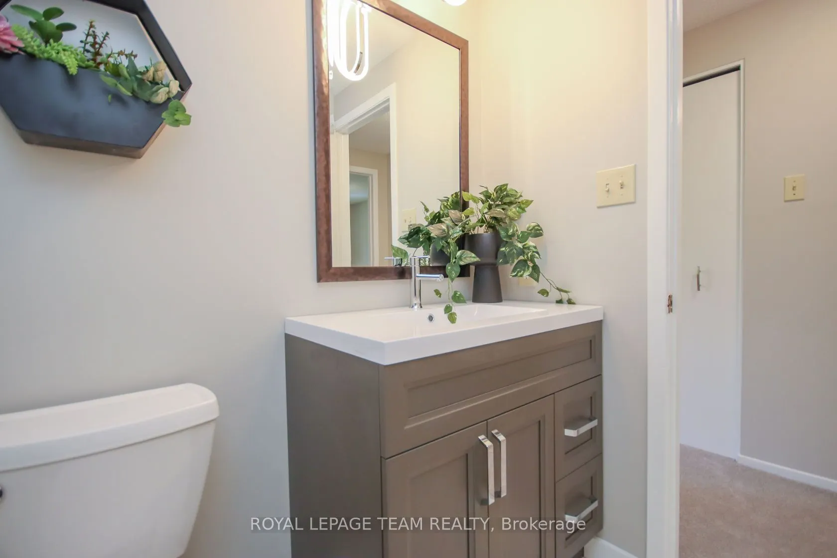 1427 Palmerston Drive, #203