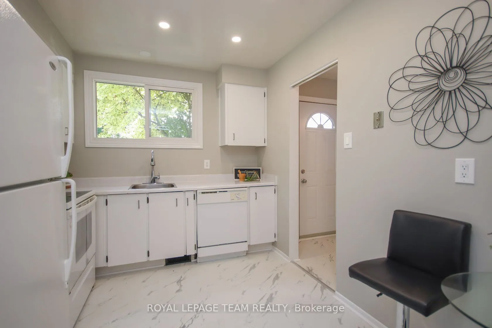 1427 Palmerston Drive, #203