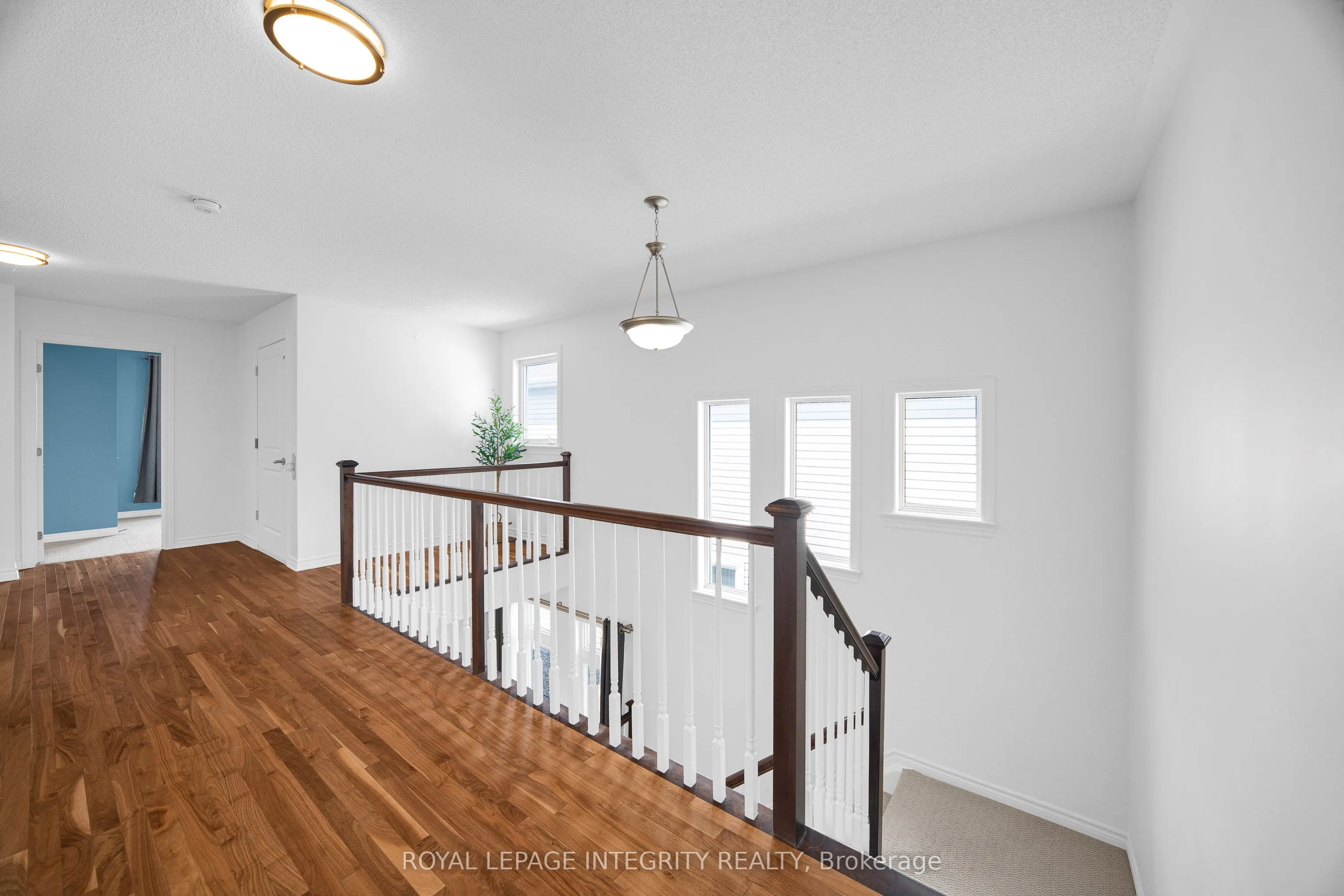 514 Carina Crescent