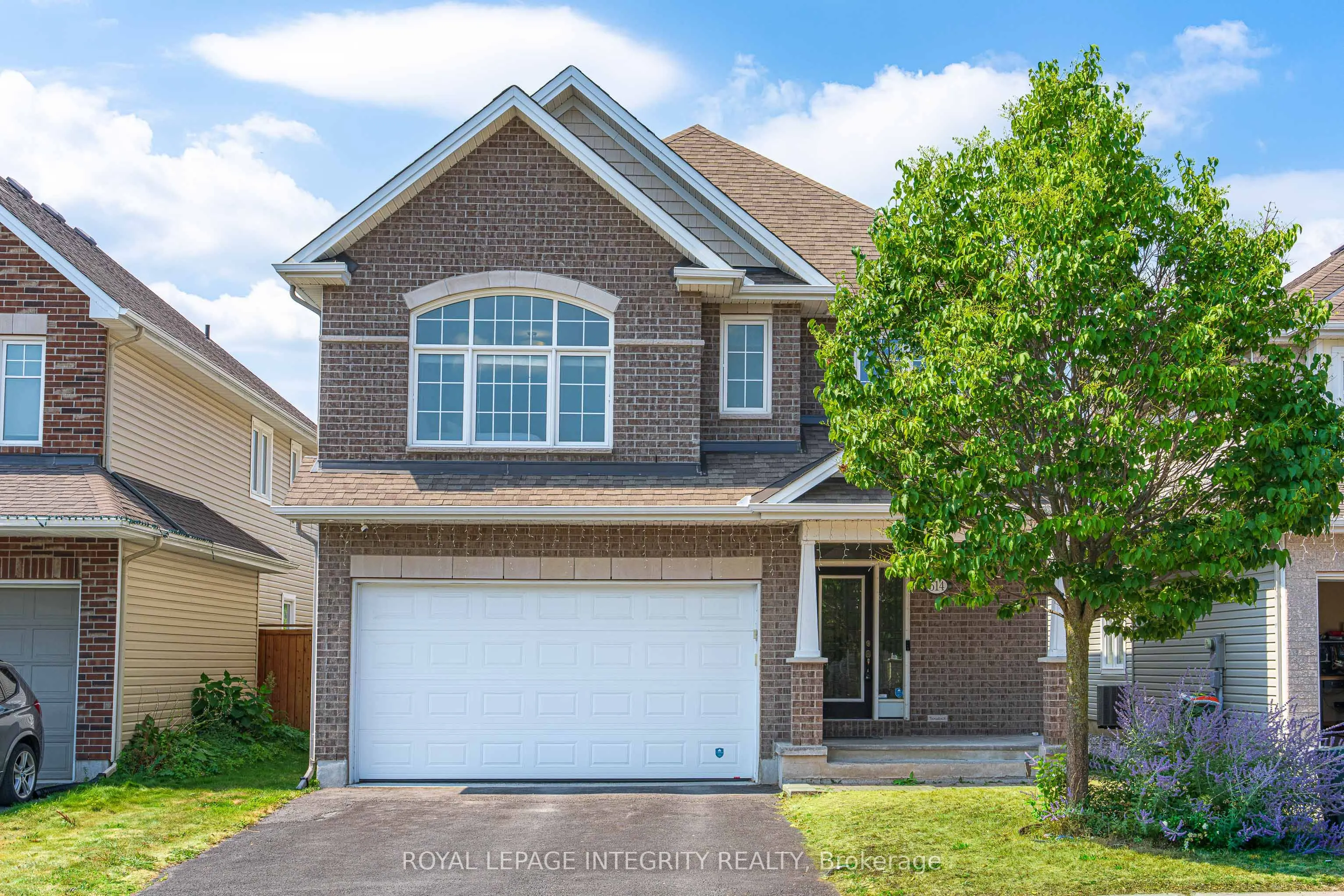 514 Carina Crescent