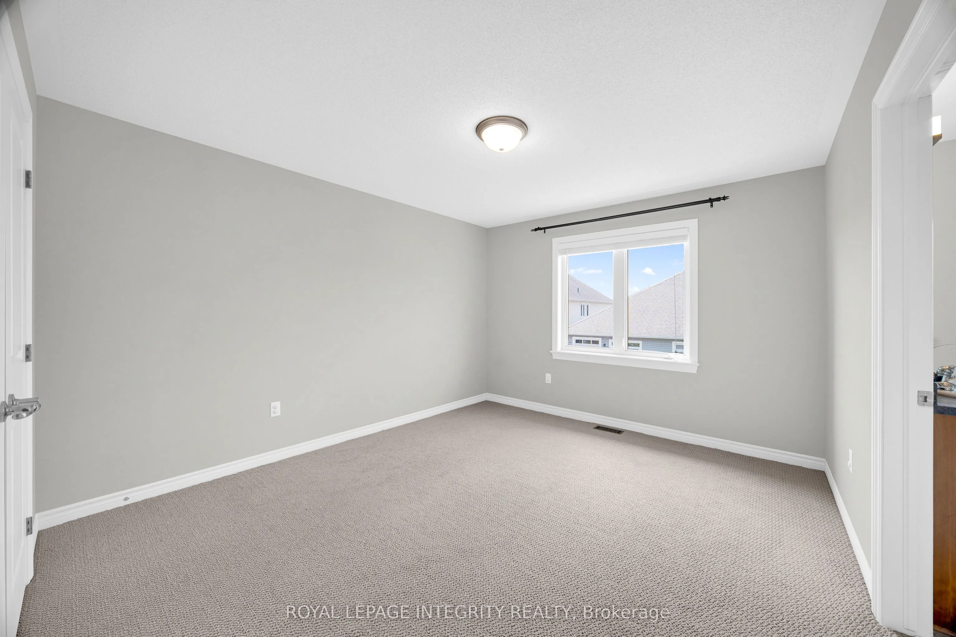 514 Carina Crescent