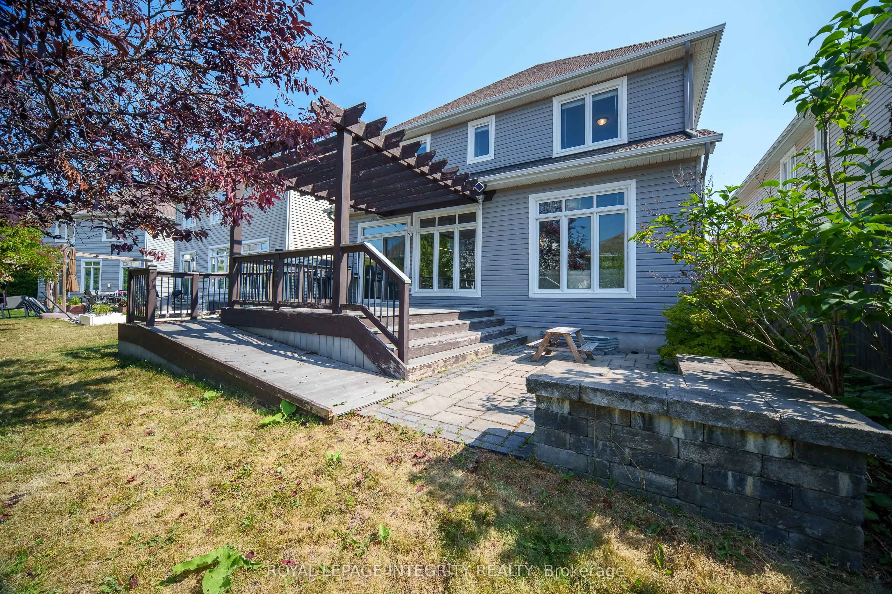 514 Carina Crescent