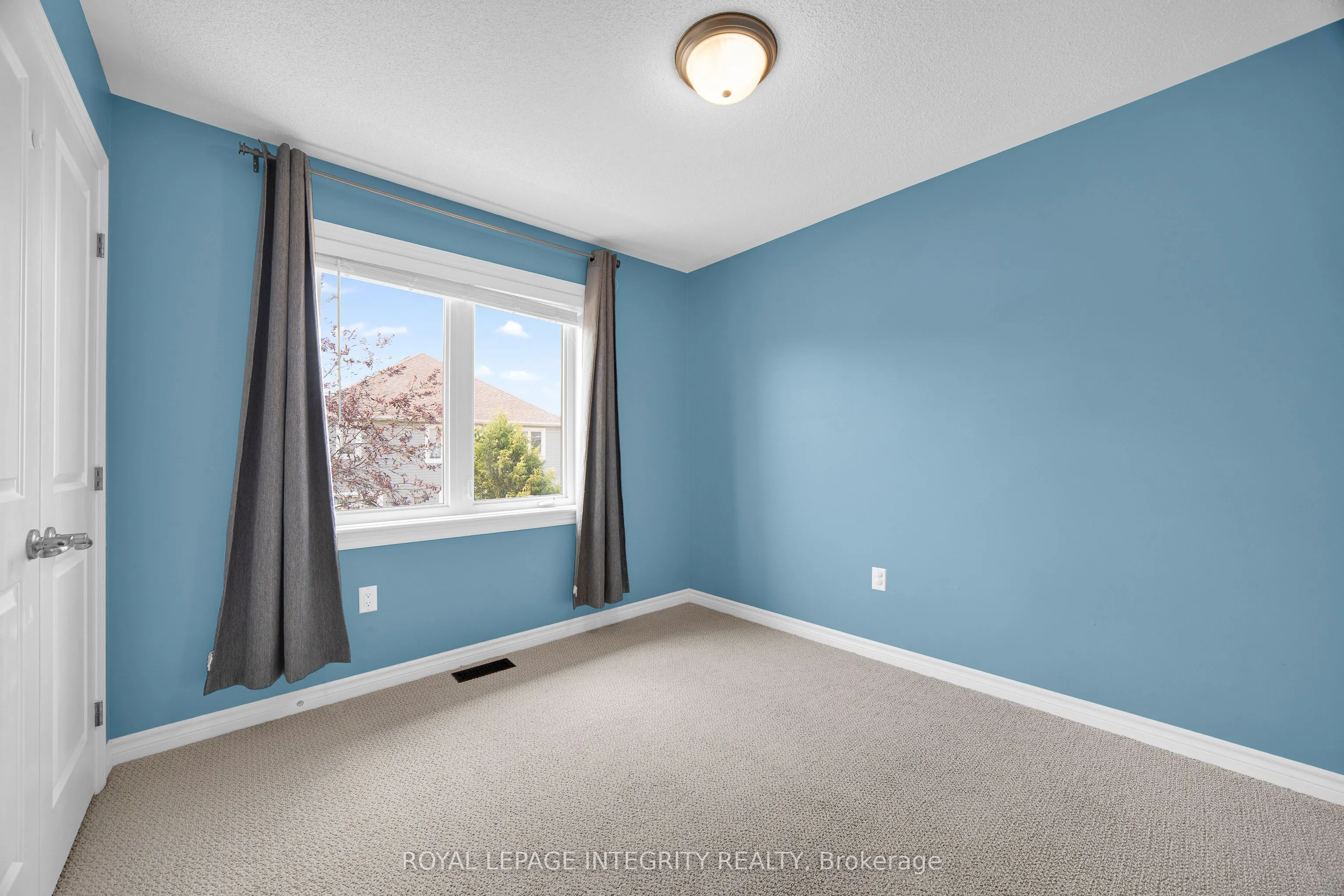 514 Carina Crescent