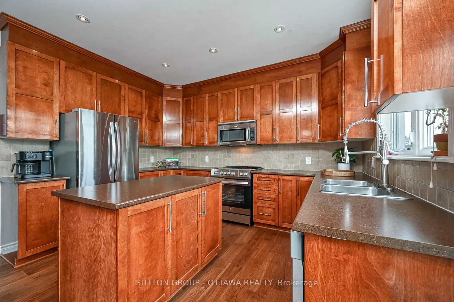 329 West Ridge Drive