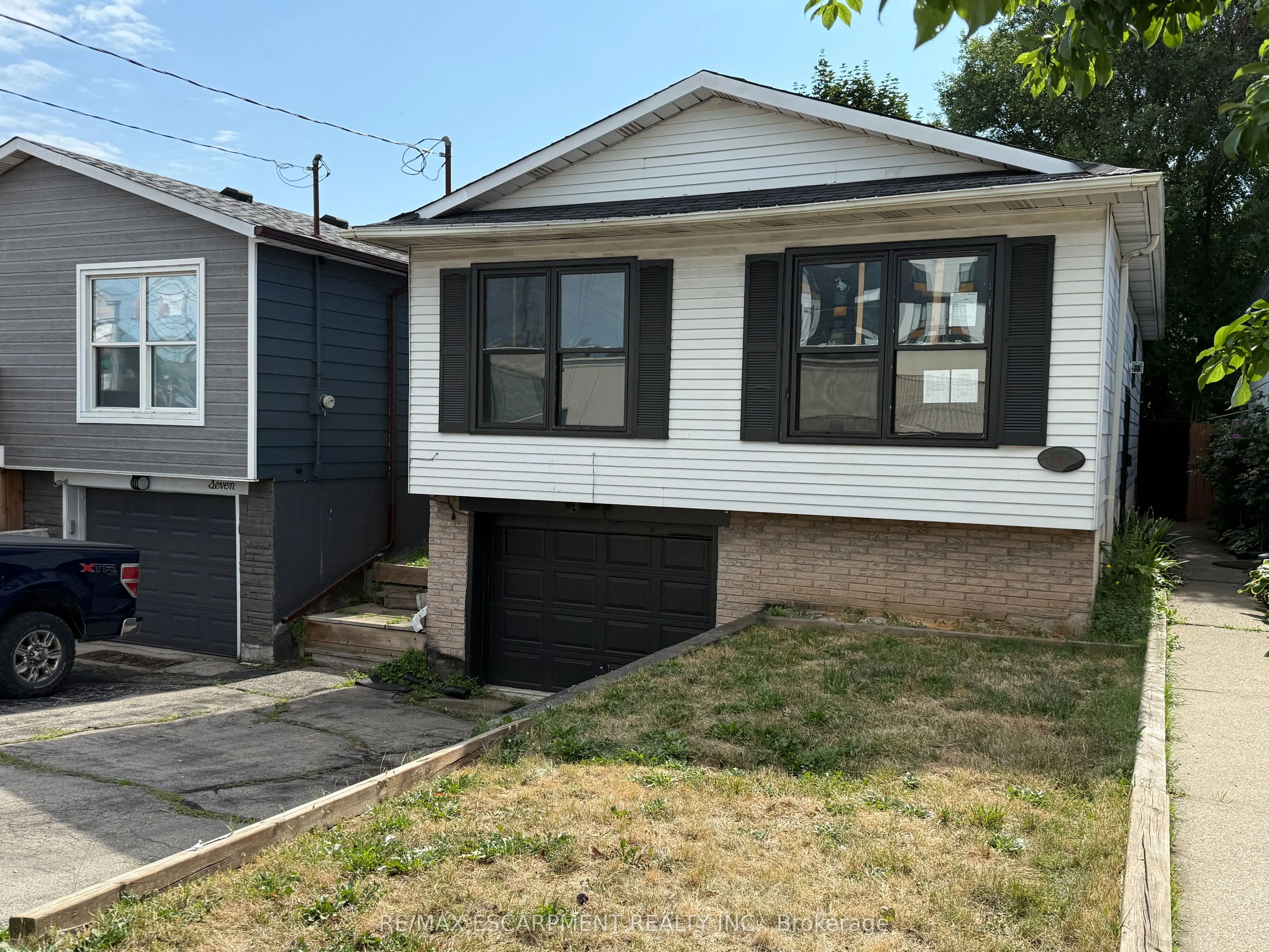 11 GARSIDE Avenue S